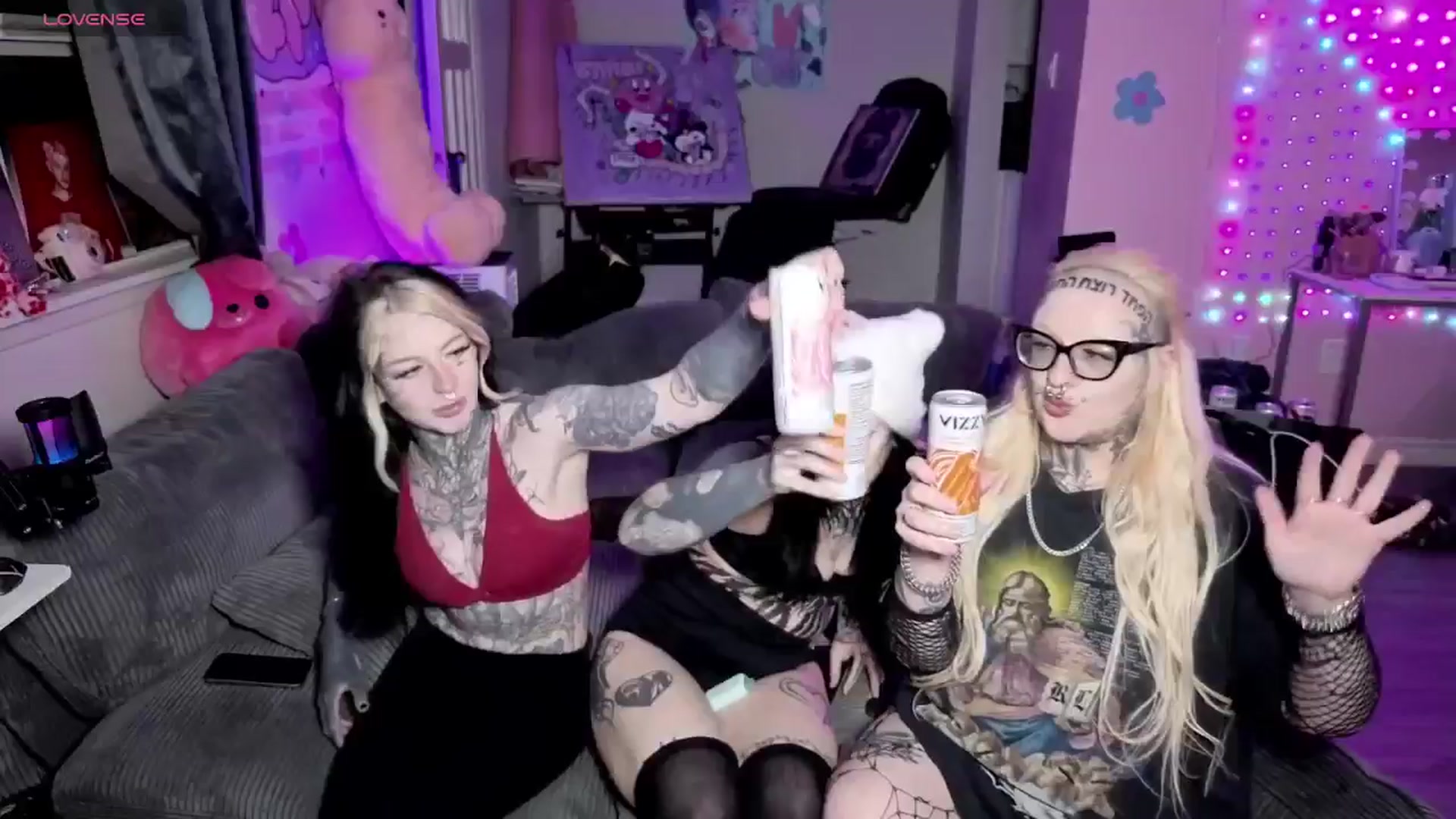Gallery image thumbnail from Tattoobambi's myfreecams stream on, 04/04/2026, 07:10 image 7 of 20