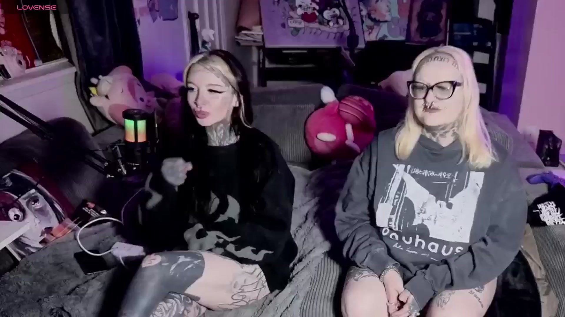 Gallery image thumbnail from Tattoobambi's myfreecams stream on, 04/08/2026, 05:30 image 1 of 20