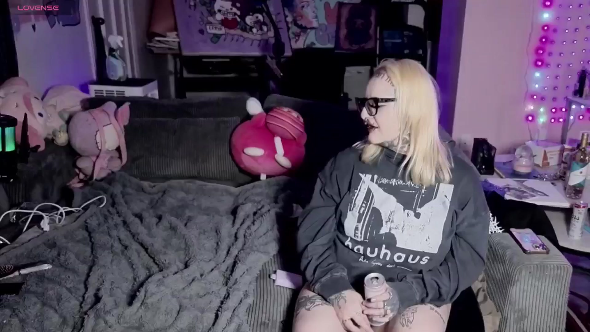Gallery image thumbnail from Tattoobambi's myfreecams stream on, 04/08/2026, 05:30 image 6 of 20