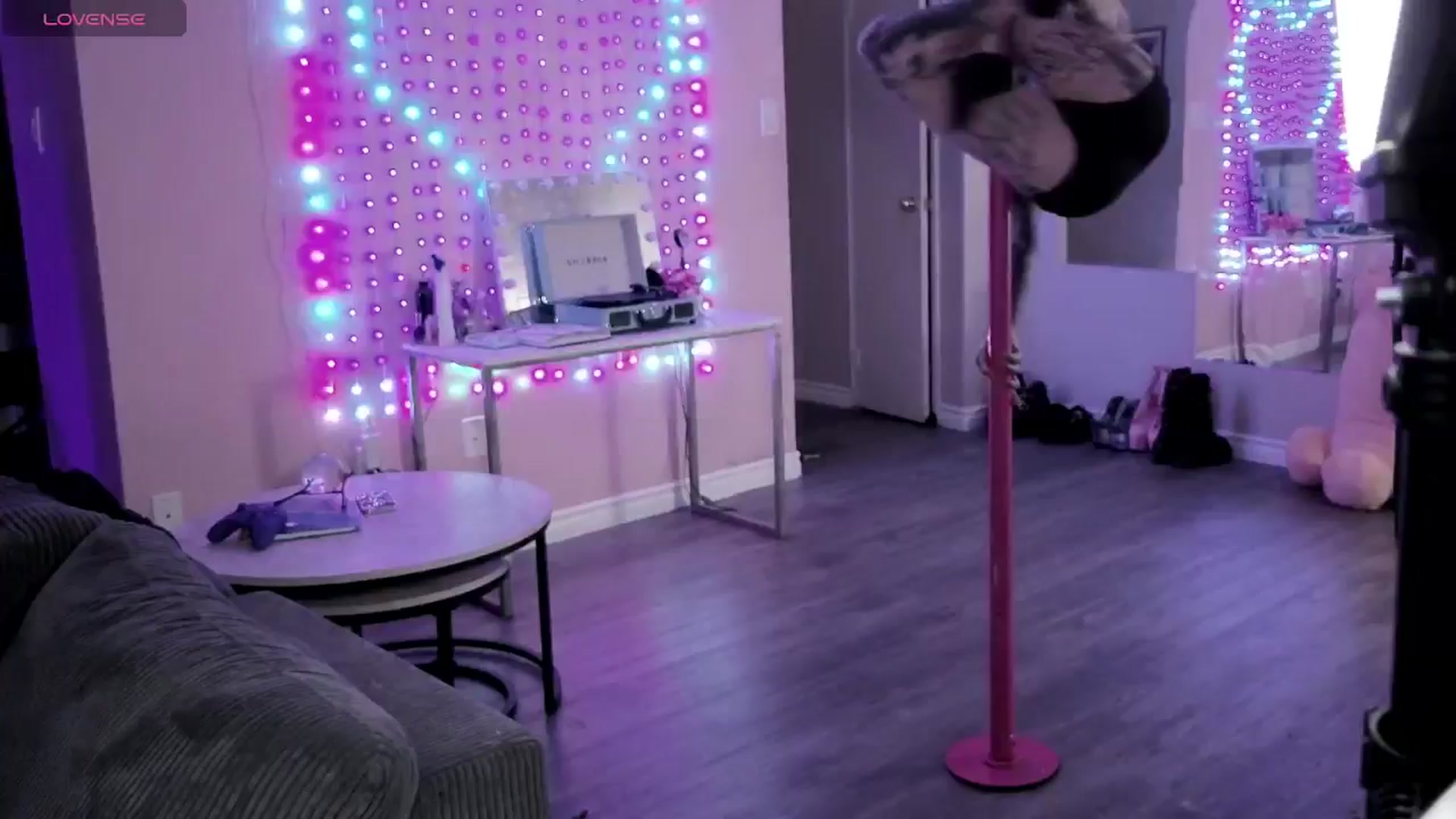 Gallery image thumbnail from Tattoobambi's myfreecams stream on, 04/10/2026, 03:46 image 16 of 20