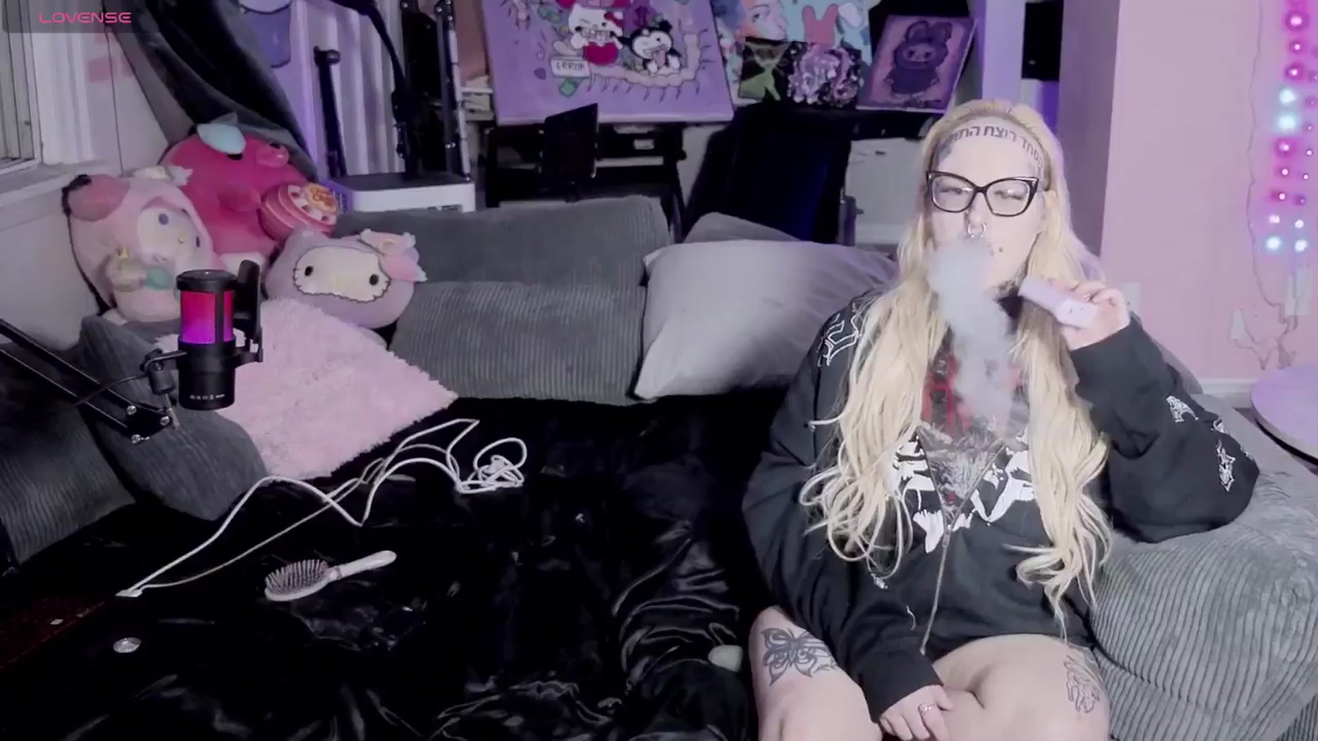 Gallery image thumbnail from Tattoobambi's myfreecams stream on, 04/15/2026, 01:03 image 17 of 20