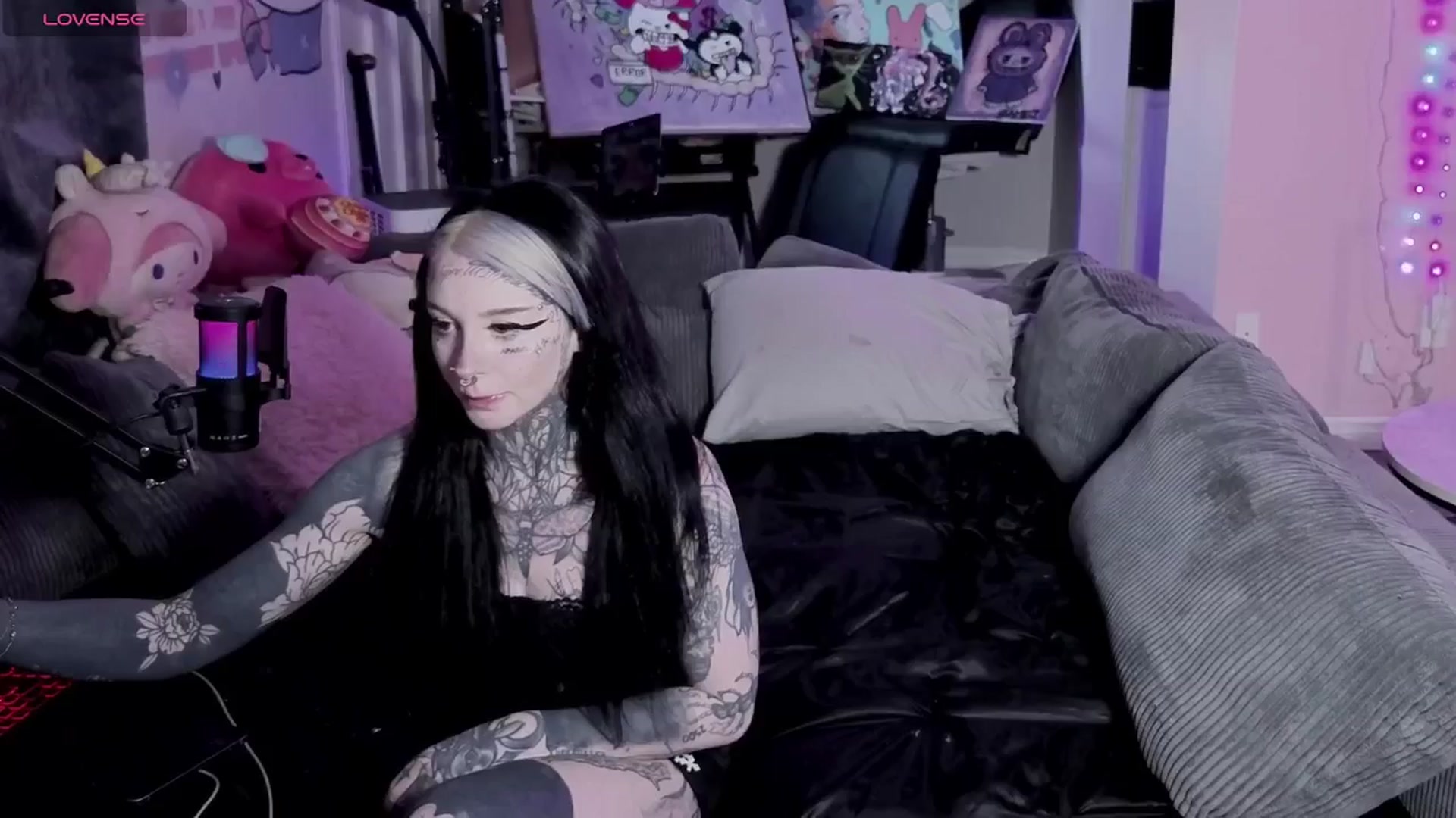 Gallery image thumbnail from Tattoobambi's myfreecams stream on, 04/15/2026, 01:03 image 1 of 20