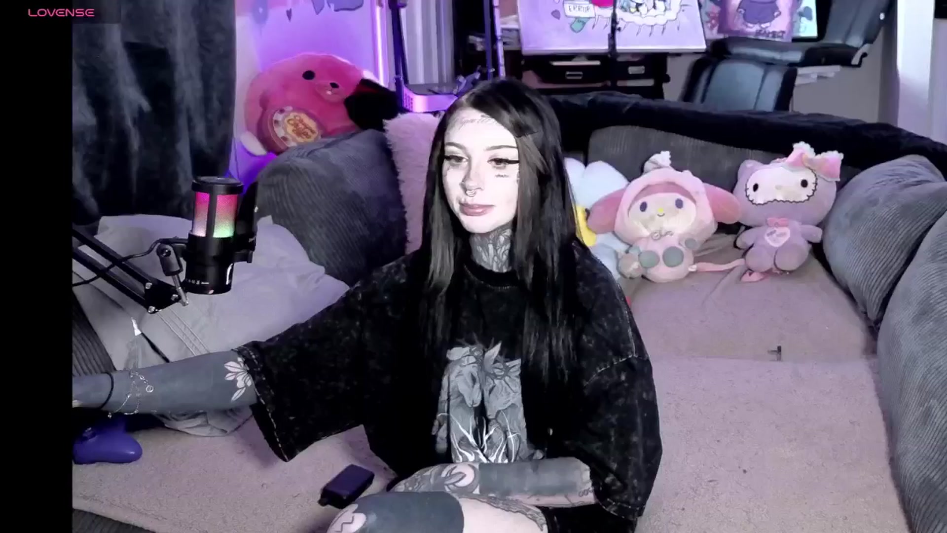 Gallery image thumbnail from Tattoobambi's myfreecams stream on, 04/22/2026, 20:15 image 15 of 20