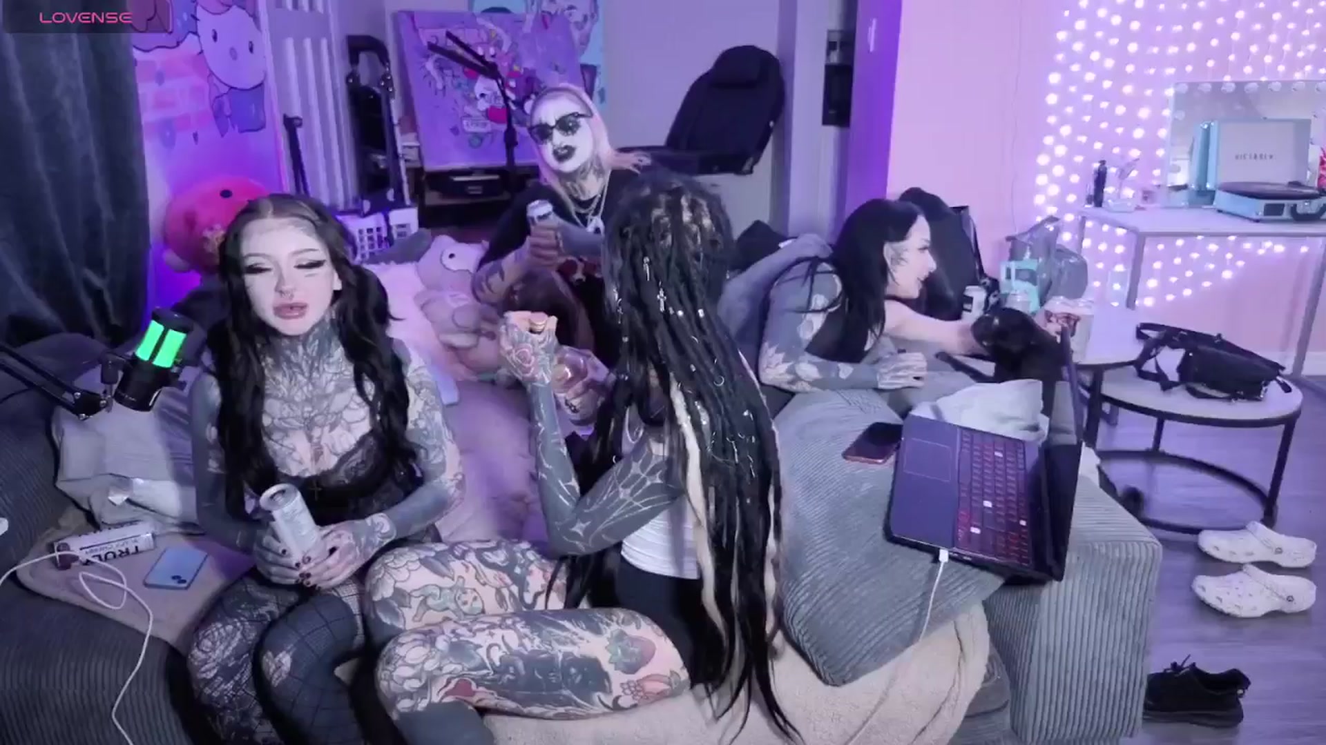 Gallery image thumbnail from Tattoobambi's myfreecams stream on, 04/25/2026, 01:38 image 15 of 20