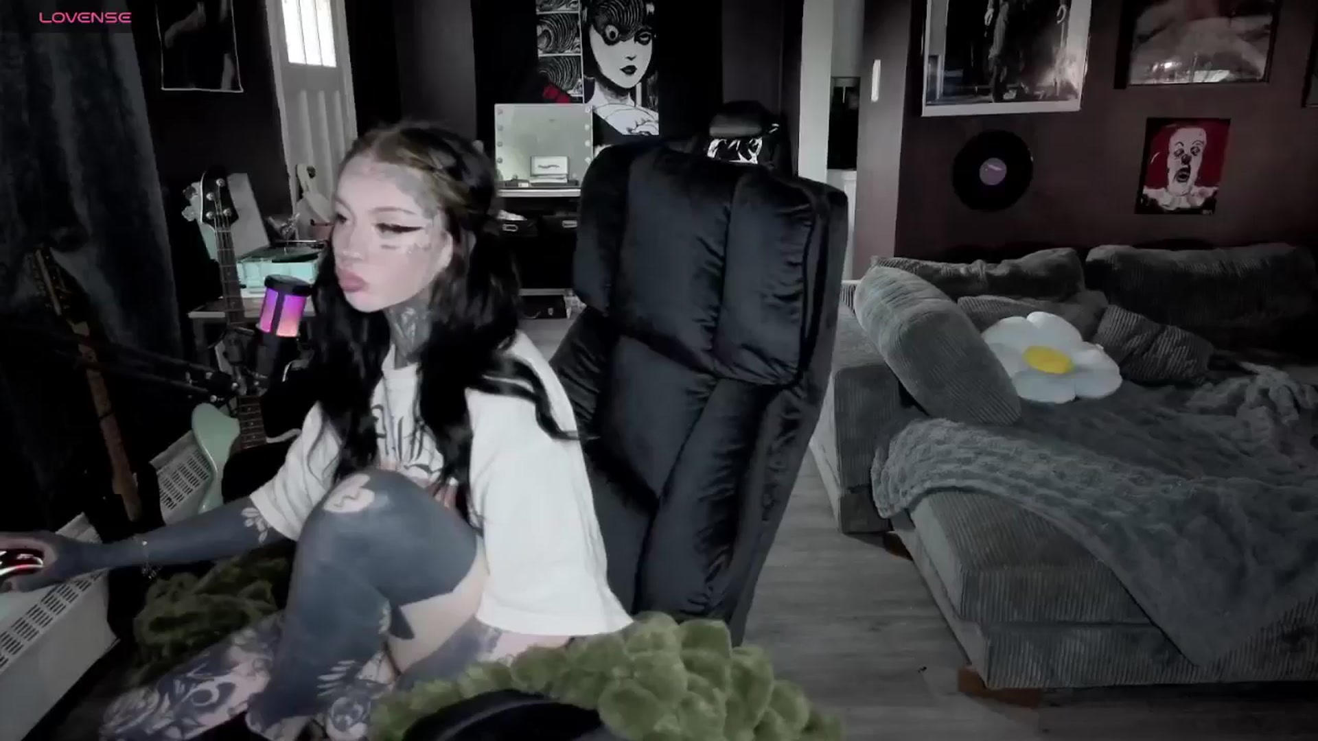 Gallery image thumbnail from Tattoobambi's myfreecams stream on, 04/29/2026, 22:45 image 13 of 20