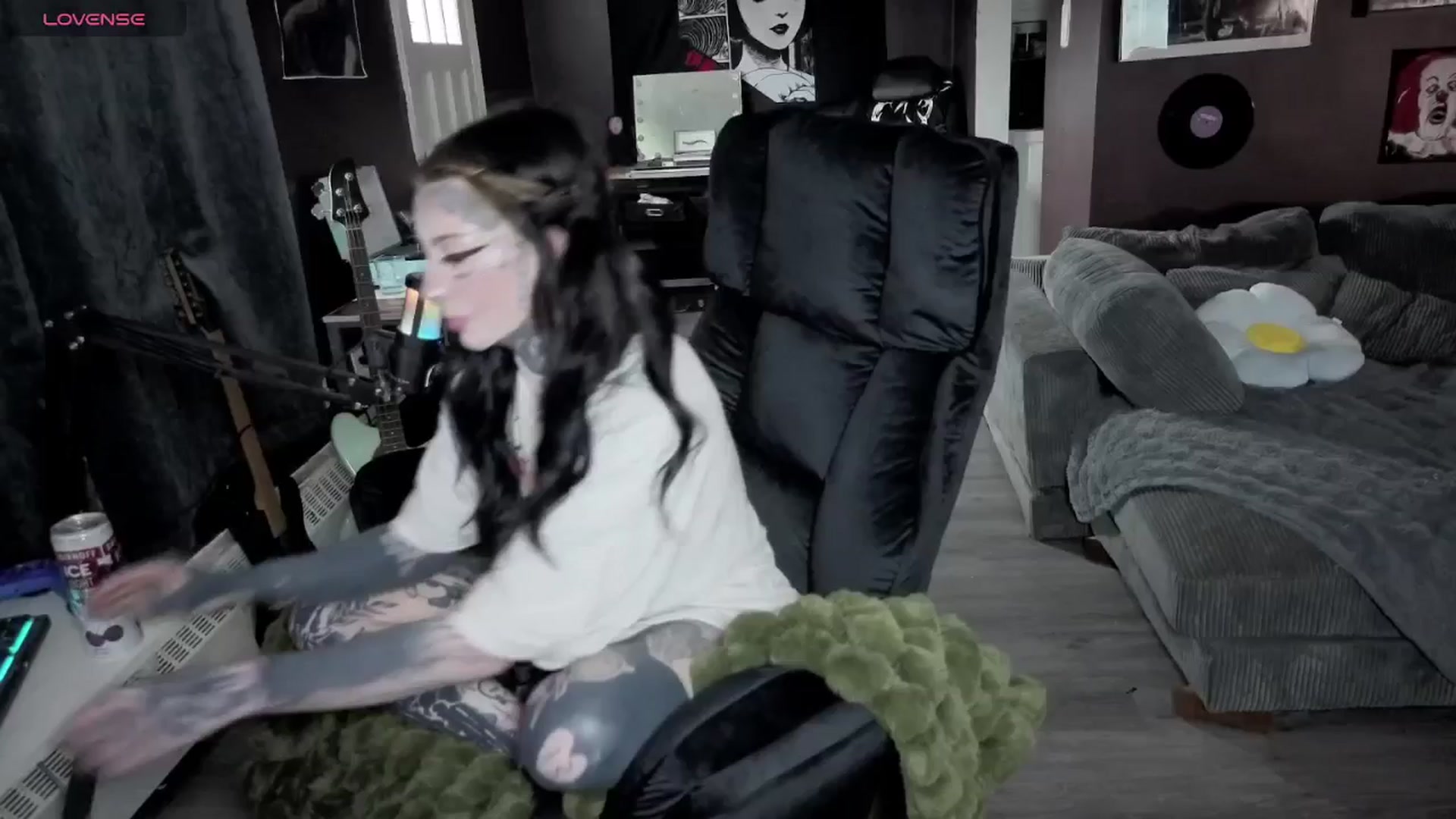 Gallery image thumbnail from Tattoobambi's myfreecams stream on, 04/29/2026, 22:45 image 14 of 20