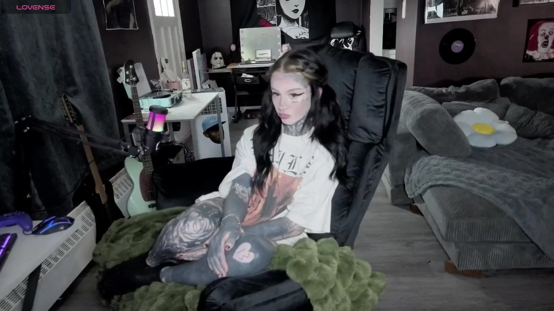 Gallery image thumbnail from Tattoobambi's myfreecams stream on, 04/29/2026, 22:45 image 15 of 20