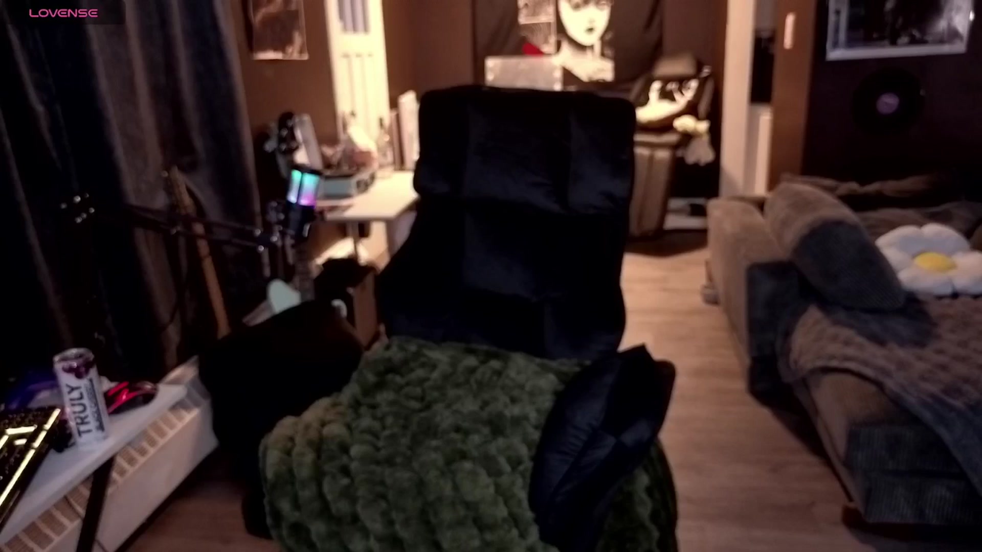 Gallery image thumbnail from Tattoobambi's myfreecams stream on, 04/30/2026, 02:21 image 3 of 20