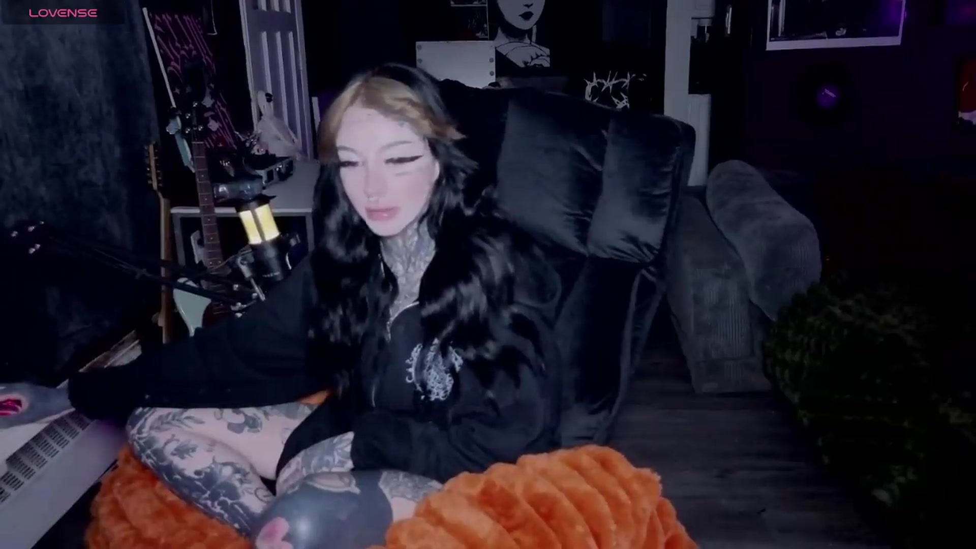 Gallery image thumbnail from Tattoobambi's myfreecams stream on, 05/05/2026, 02:54 image 9 of 20