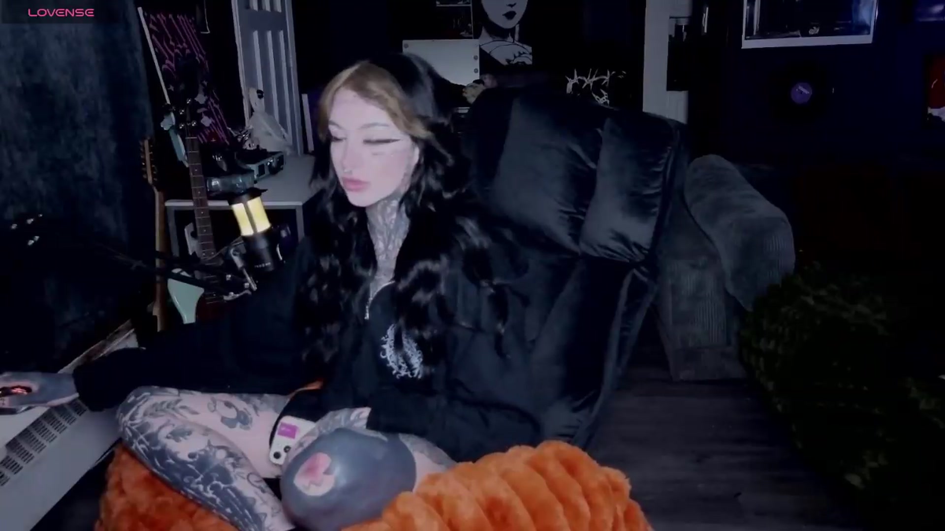 Gallery image thumbnail from Tattoobambi's myfreecams stream on, 05/05/2026, 02:54 image 11 of 20