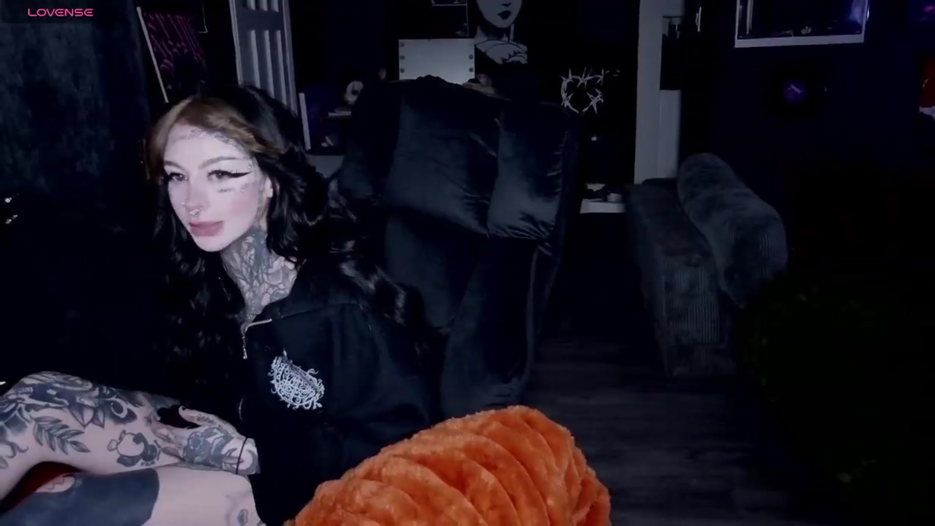Gallery image thumbnail from Tattoobambi's myfreecams stream on, 05/05/2026, 02:54 image 3 of 20