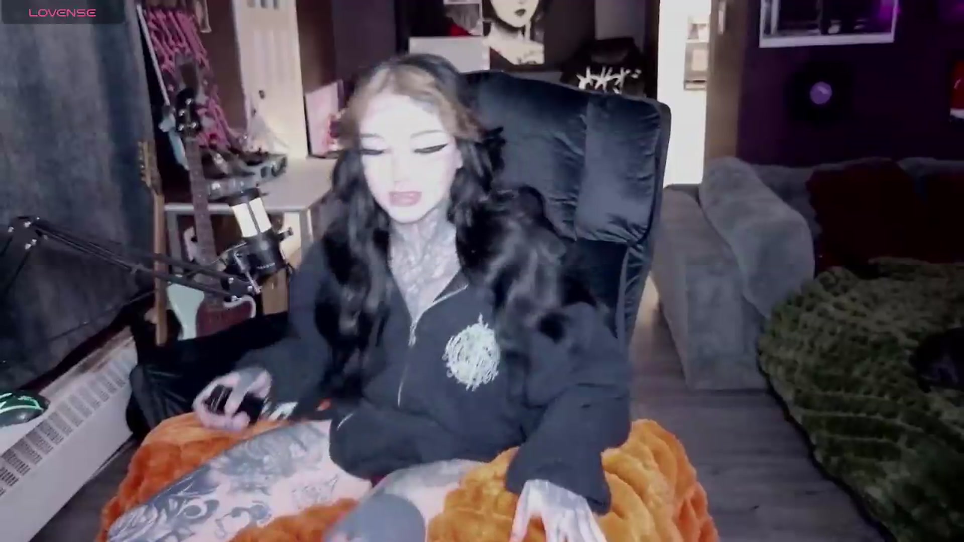 Gallery image thumbnail from Tattoobambi's myfreecams stream on, 05/05/2026, 02:54 image 20 of 20
