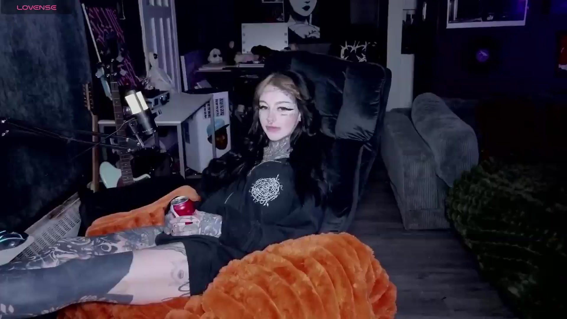 Gallery image thumbnail from Tattoobambi's myfreecams stream on, 05/05/2026, 02:54 image 1 of 20