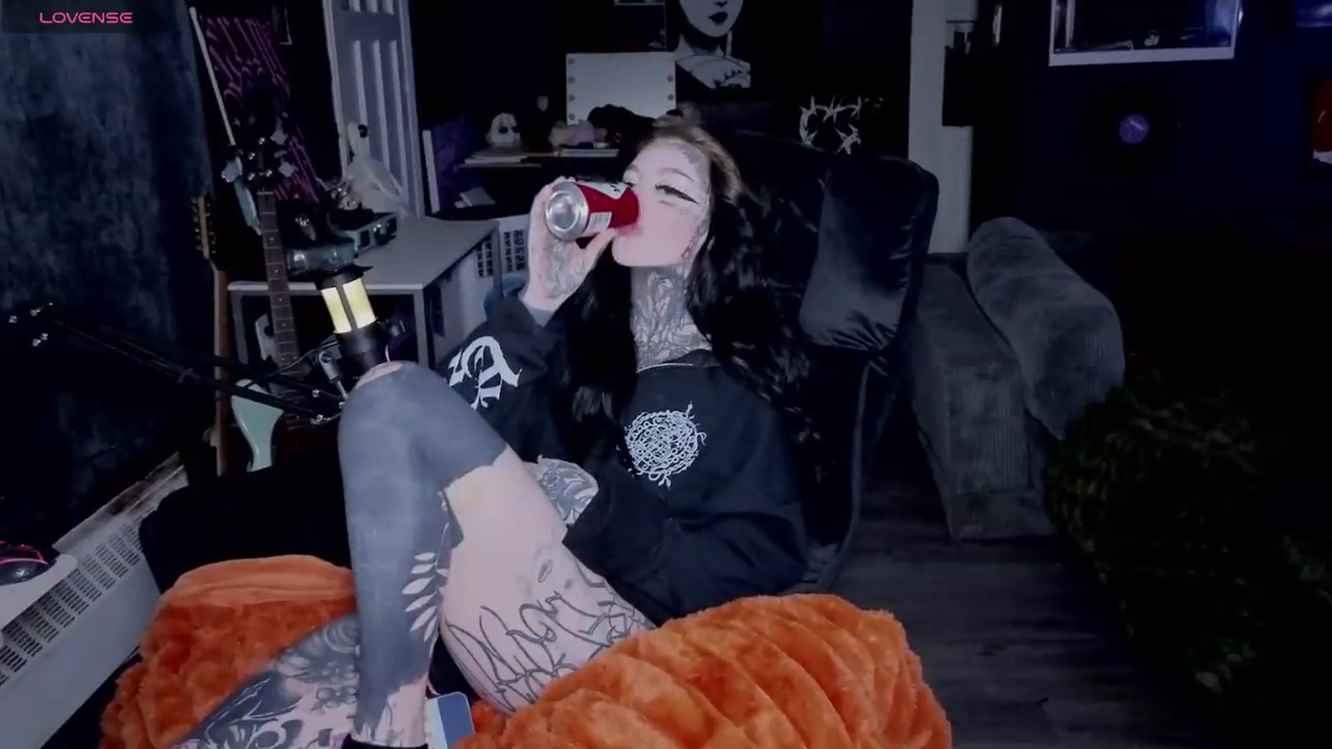 Gallery image thumbnail from Tattoobambi's myfreecams stream on, 05/05/2026, 02:54 image 15 of 20