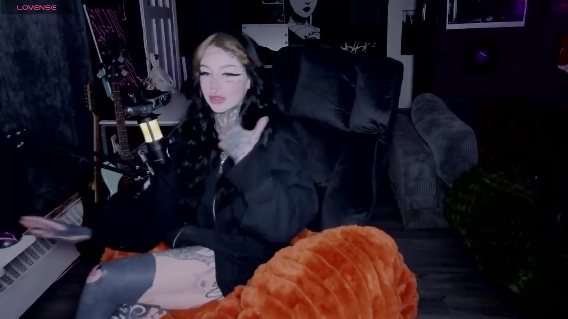 Gallery image thumbnail from Tattoobambi's myfreecams stream on, 05/05/2026, 02:54 image 5 of 20