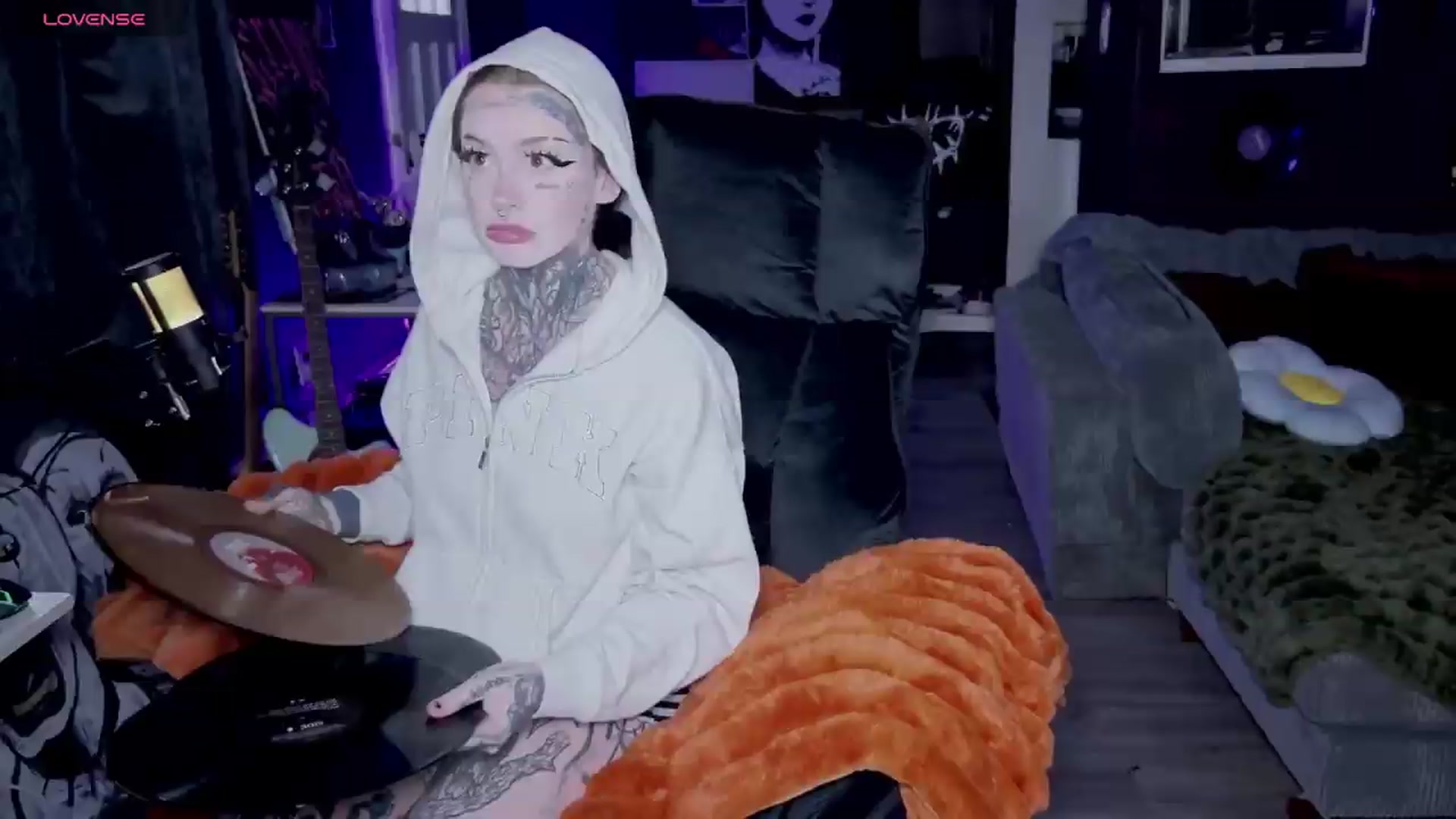 Gallery image thumbnail from Tattoobambi's myfreecams stream on, 05/06/2026, 24:00 image 10 of 20
