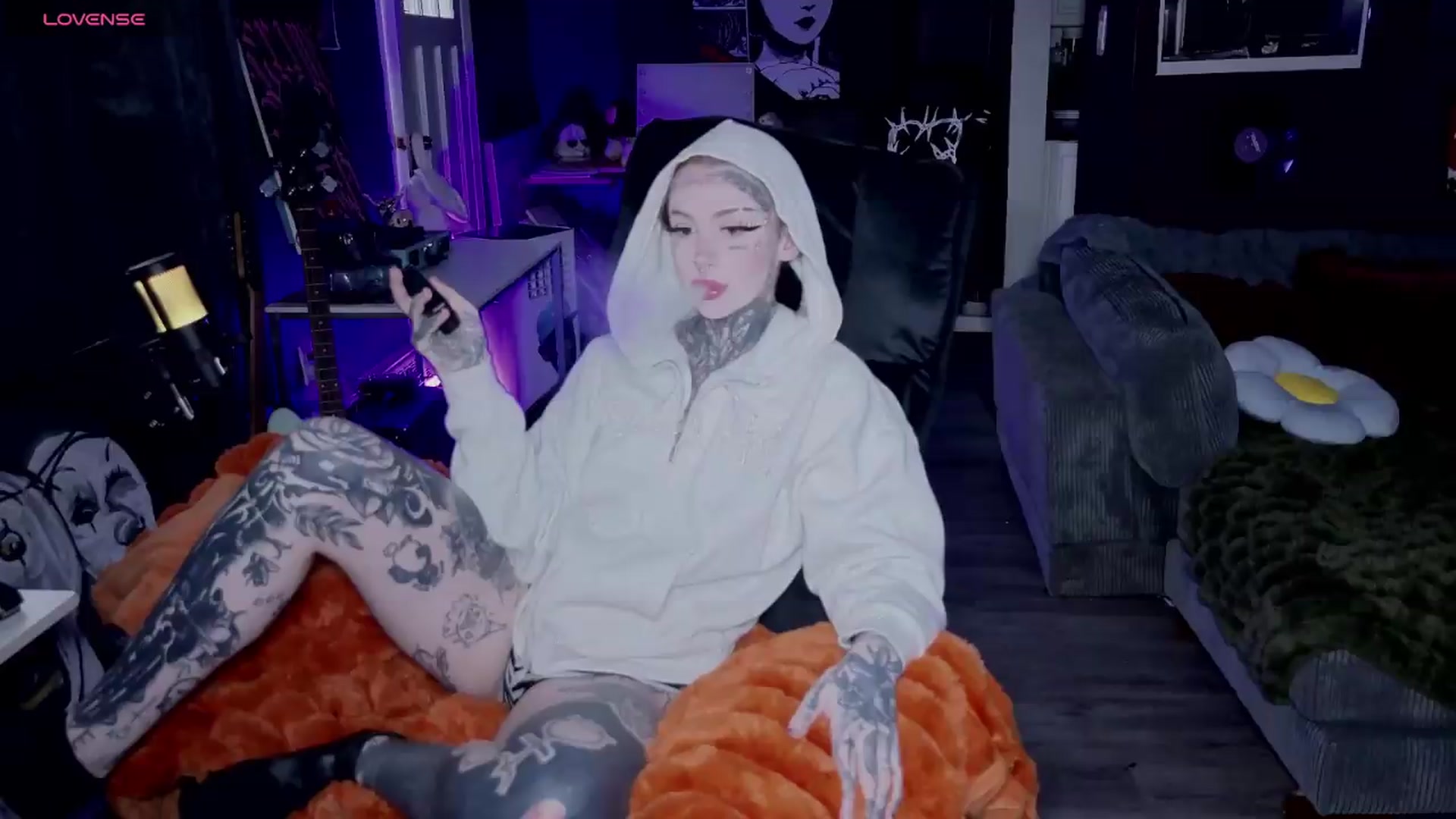 Gallery image thumbnail from Tattoobambi's myfreecams stream on, 05/06/2026, 24:00 image 4 of 20