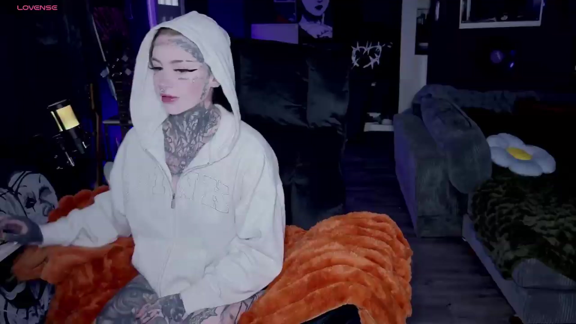Gallery image thumbnail from Tattoobambi's myfreecams stream on, 05/06/2026, 24:00 image 7 of 20