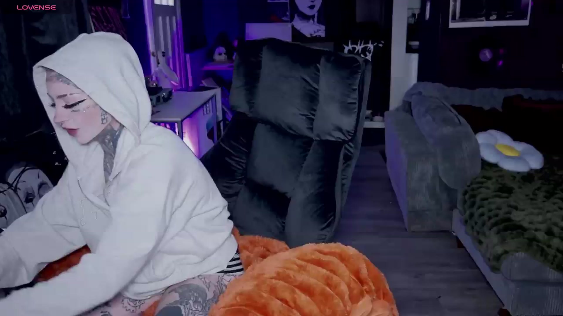 Gallery image thumbnail from Tattoobambi's myfreecams stream on, 05/06/2026, 24:00 image 5 of 20