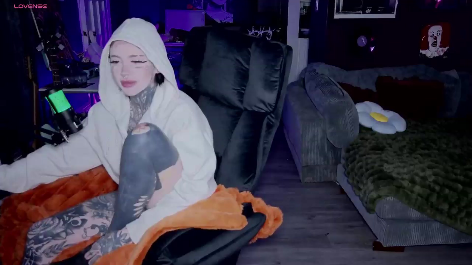 Gallery image thumbnail from Tattoobambi's myfreecams stream on, 05/06/2026, 02:16 image 10 of 20