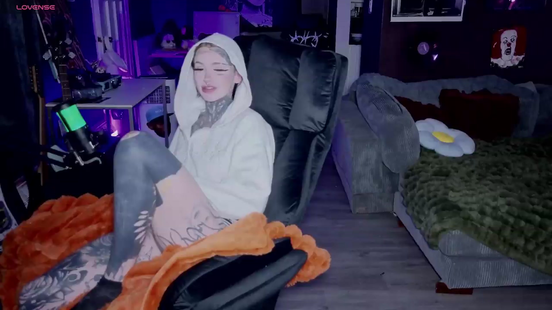 Gallery image thumbnail from Tattoobambi's myfreecams stream on, 05/06/2026, 02:16 image 11 of 20