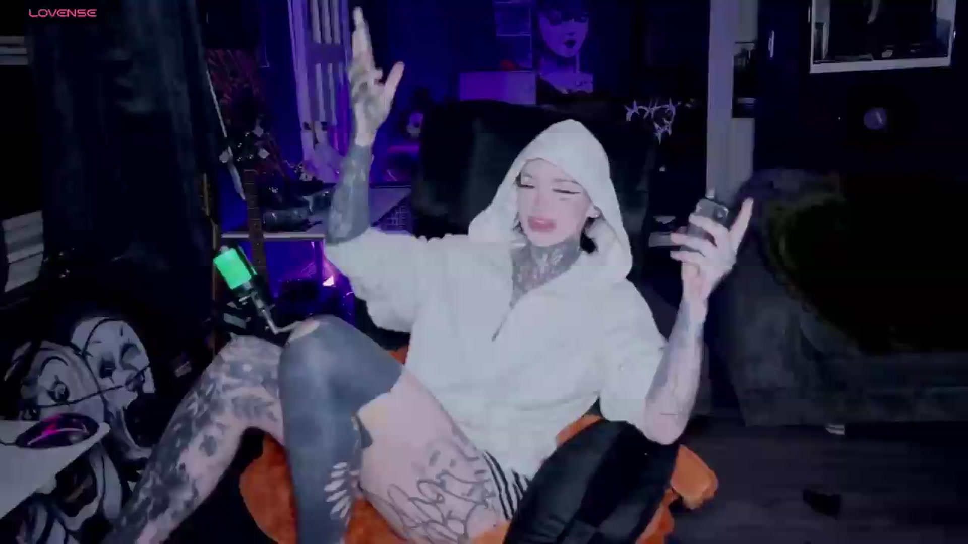 Gallery image thumbnail from Tattoobambi's myfreecams stream on, 05/06/2026, 02:16 image 18 of 20