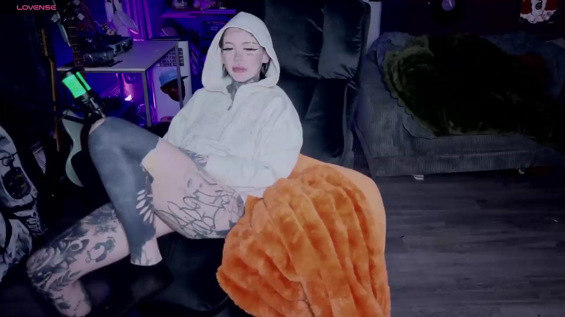 Gallery image thumbnail from Tattoobambi's myfreecams stream on, 05/06/2026, 03:51 image 5 of 20