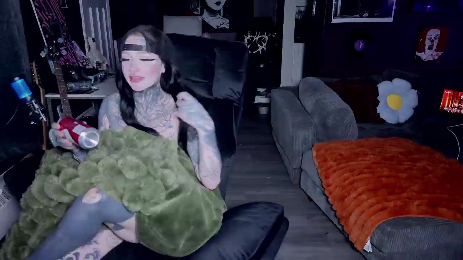 Gallery image thumbnail from Tattoobambi's myfreecams stream on, 05/08/2026, 03:14 image 16 of 20