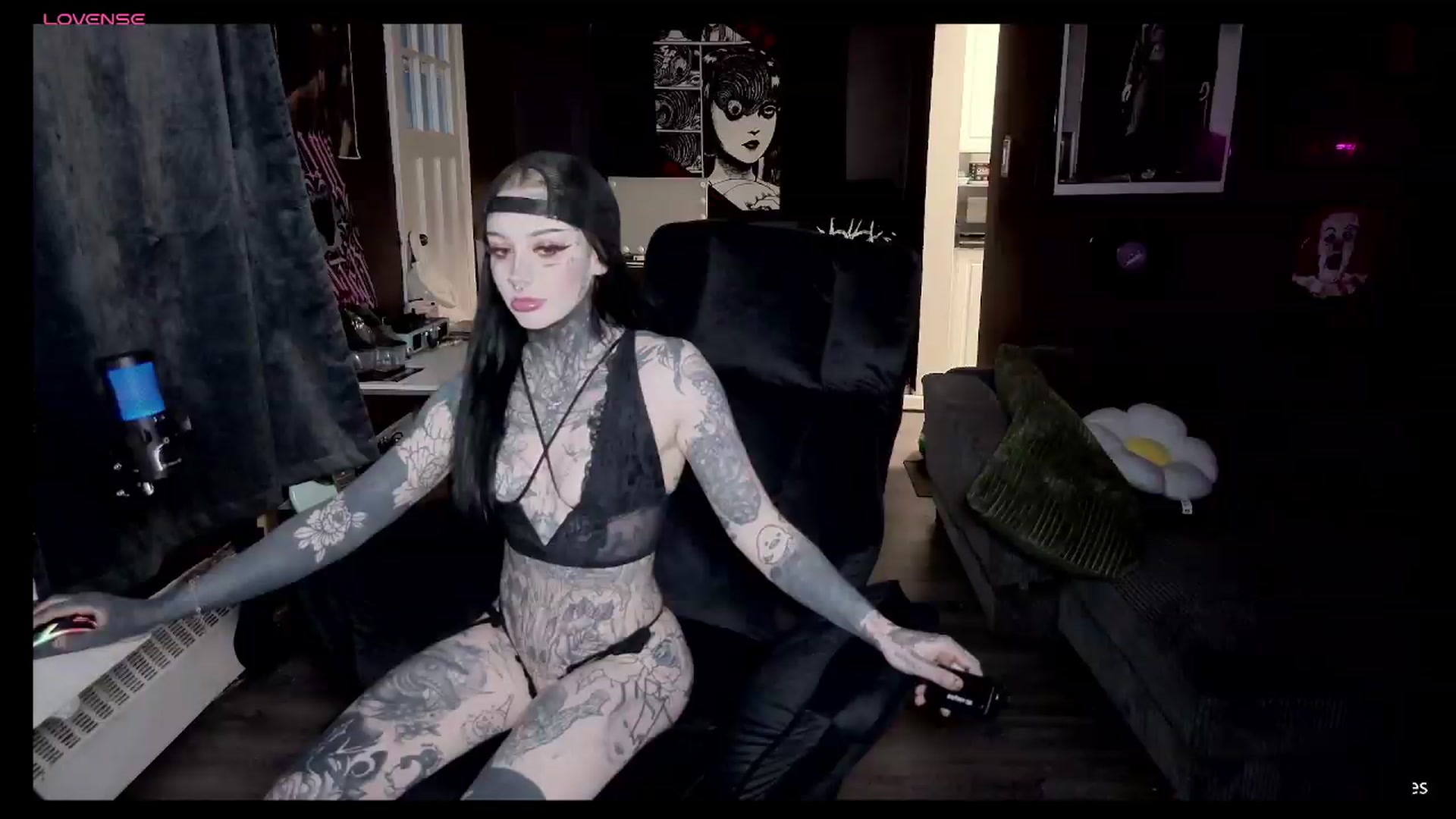 Gallery image thumbnail from Tattoobambi's myfreecams stream on, 05/13/2026, 01:15 image 15 of 20