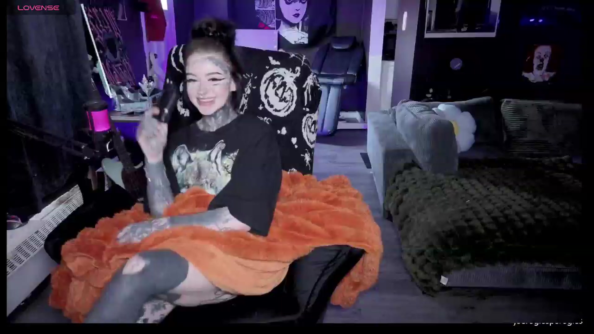 Gallery image thumbnail from Tattoobambi's myfreecams stream on, 05/17/2026, 01:37 image 8 of 20