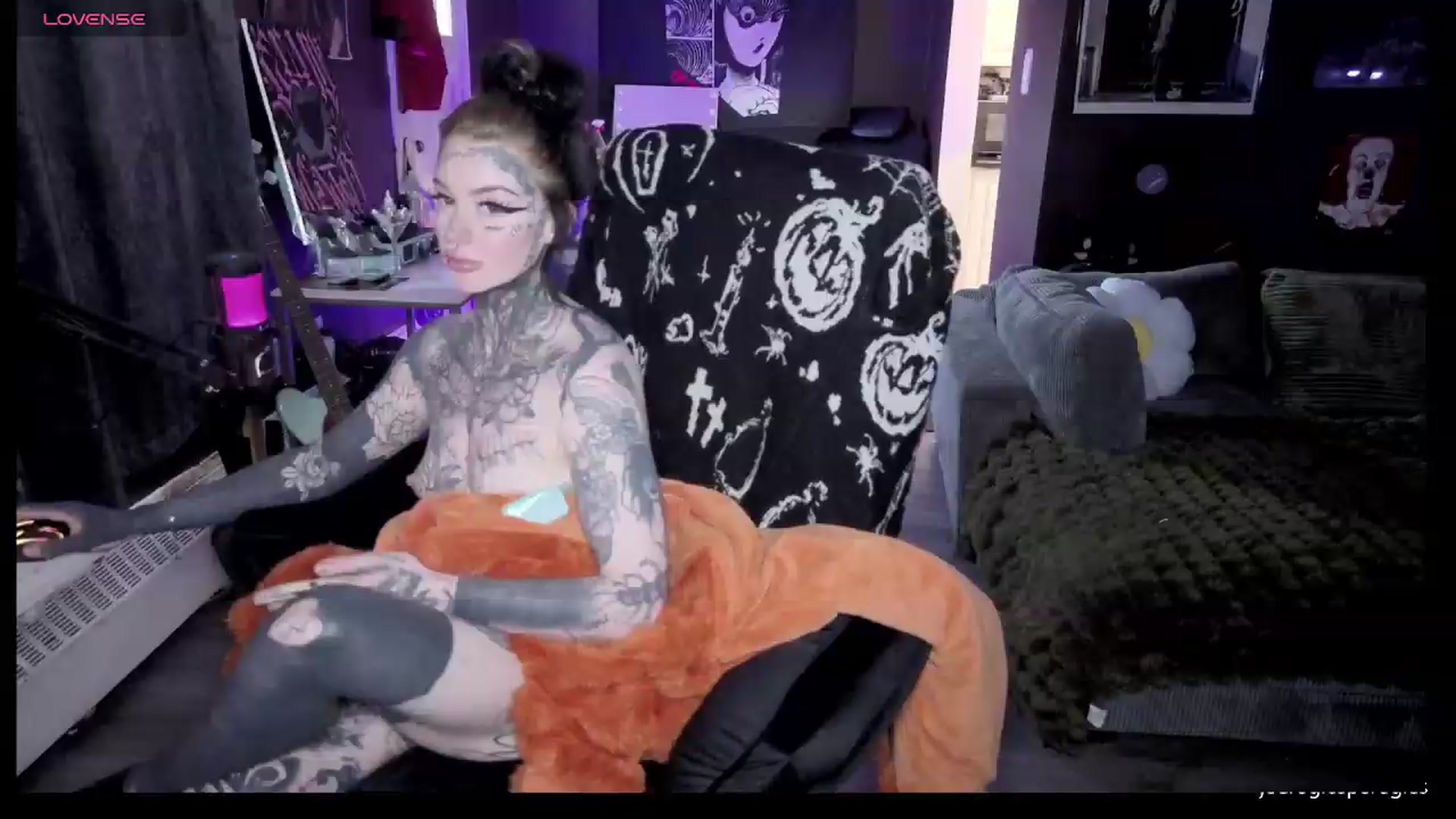 Gallery image thumbnail from Tattoobambi's myfreecams stream on, 05/17/2026, 01:37 image 11 of 20