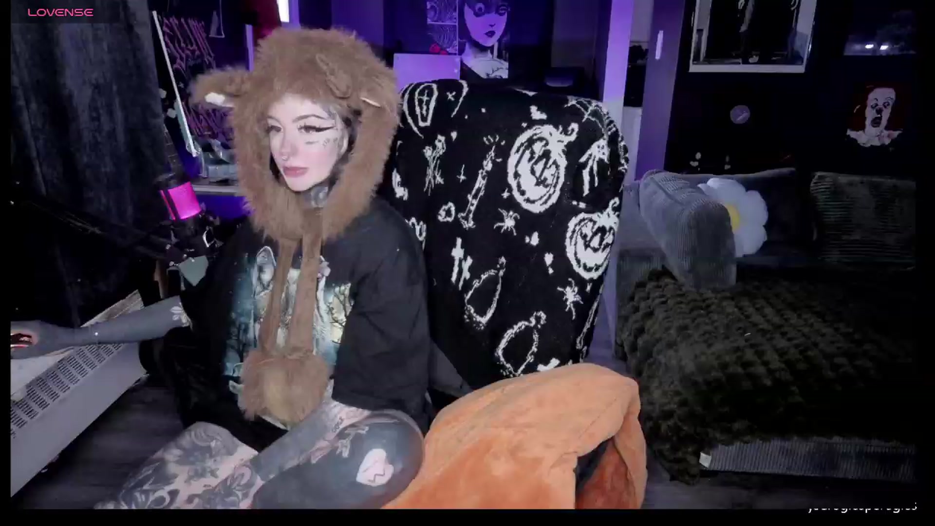 Gallery image thumbnail from Tattoobambi's myfreecams stream on, 05/17/2026, 01:37 image 13 of 20