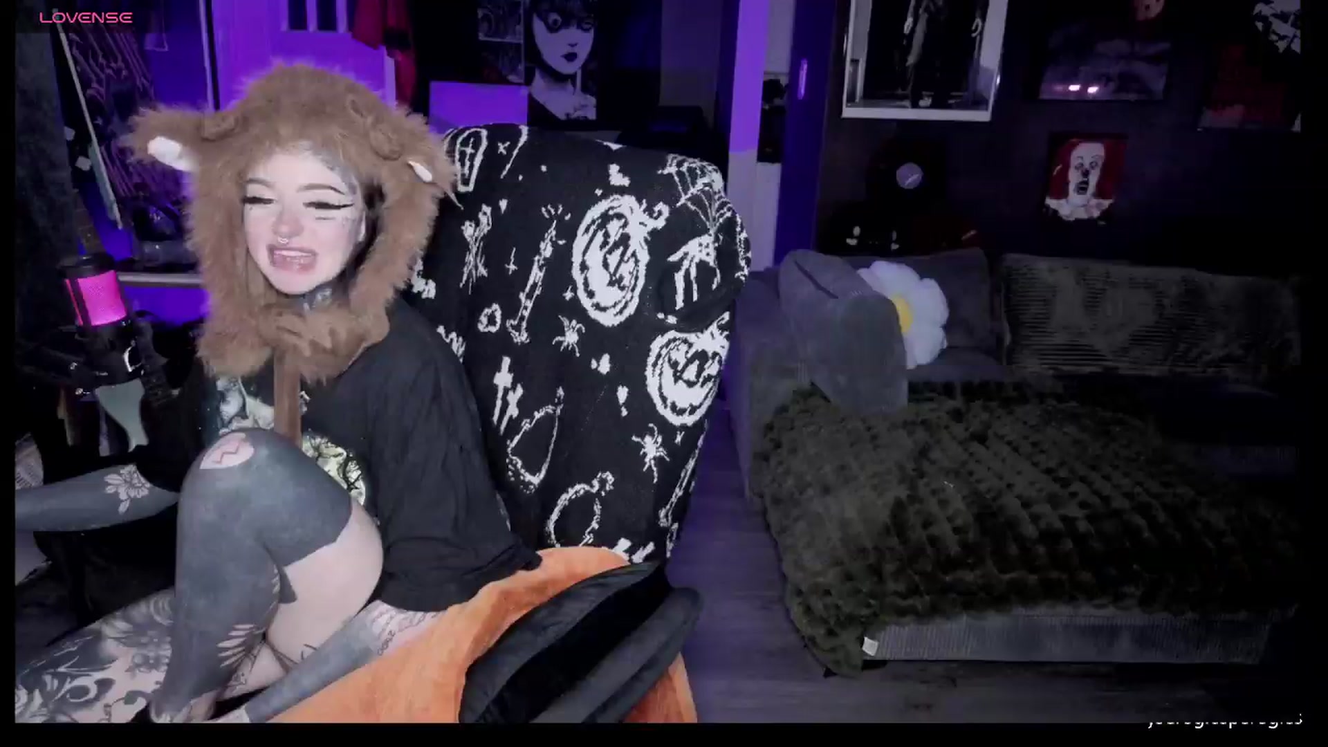 Gallery image thumbnail from Tattoobambi's myfreecams stream on, 05/17/2026, 01:37 image 19 of 20