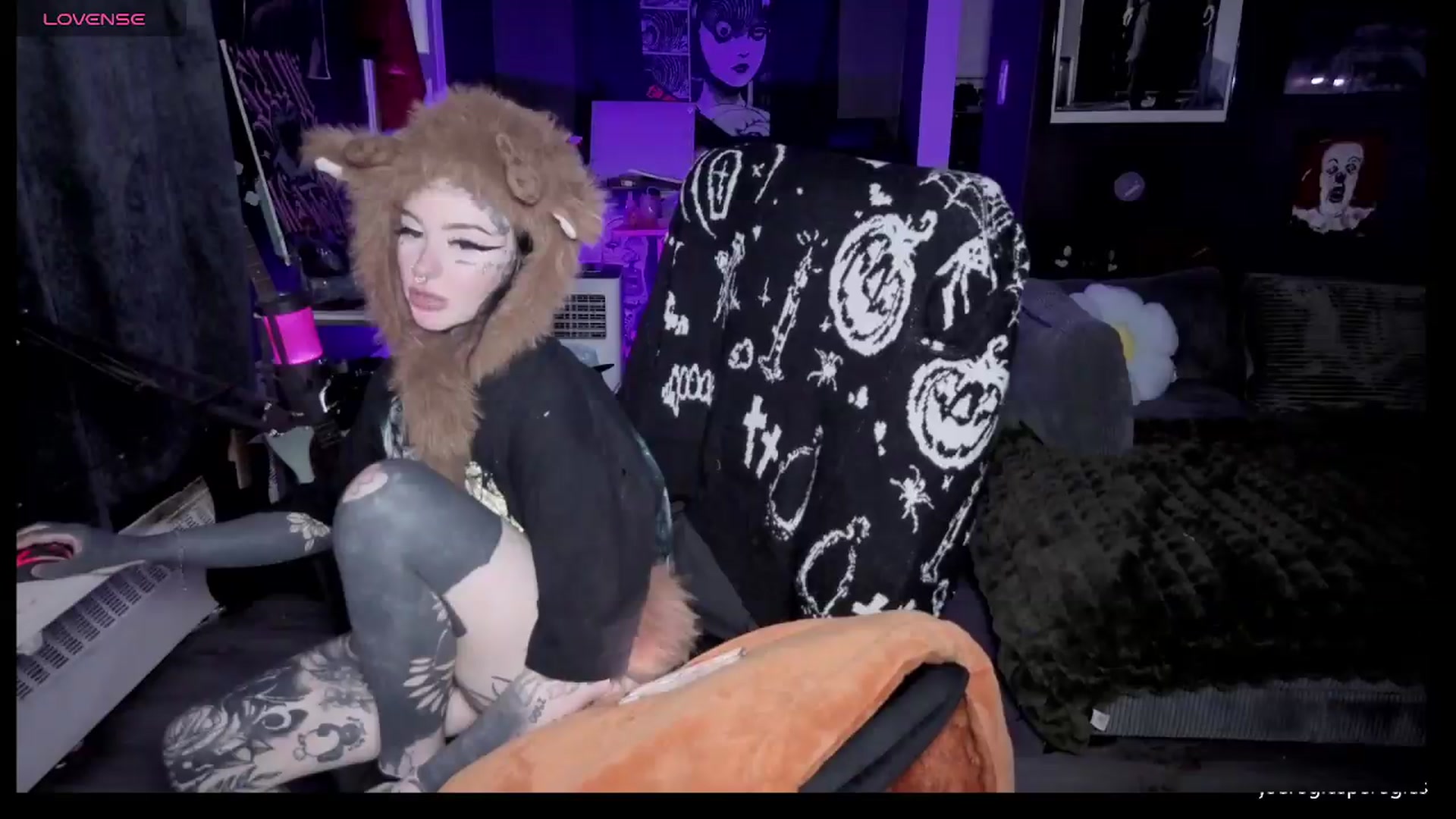 Gallery image thumbnail from Tattoobambi's myfreecams stream on, 05/17/2026, 01:37 image 17 of 20