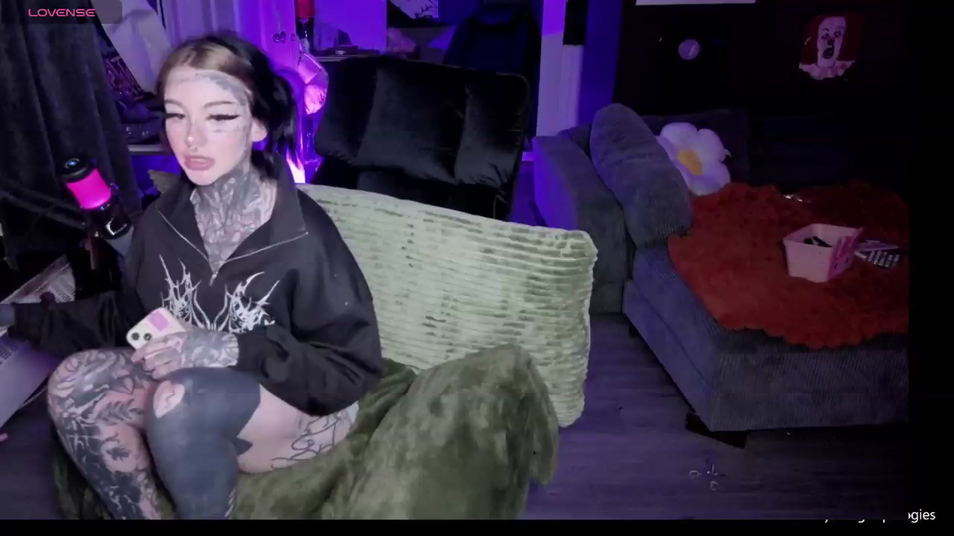 Gallery image thumbnail from Tattoobambi's myfreecams stream on, 05/22/2026, 03:44 image 2 of 20