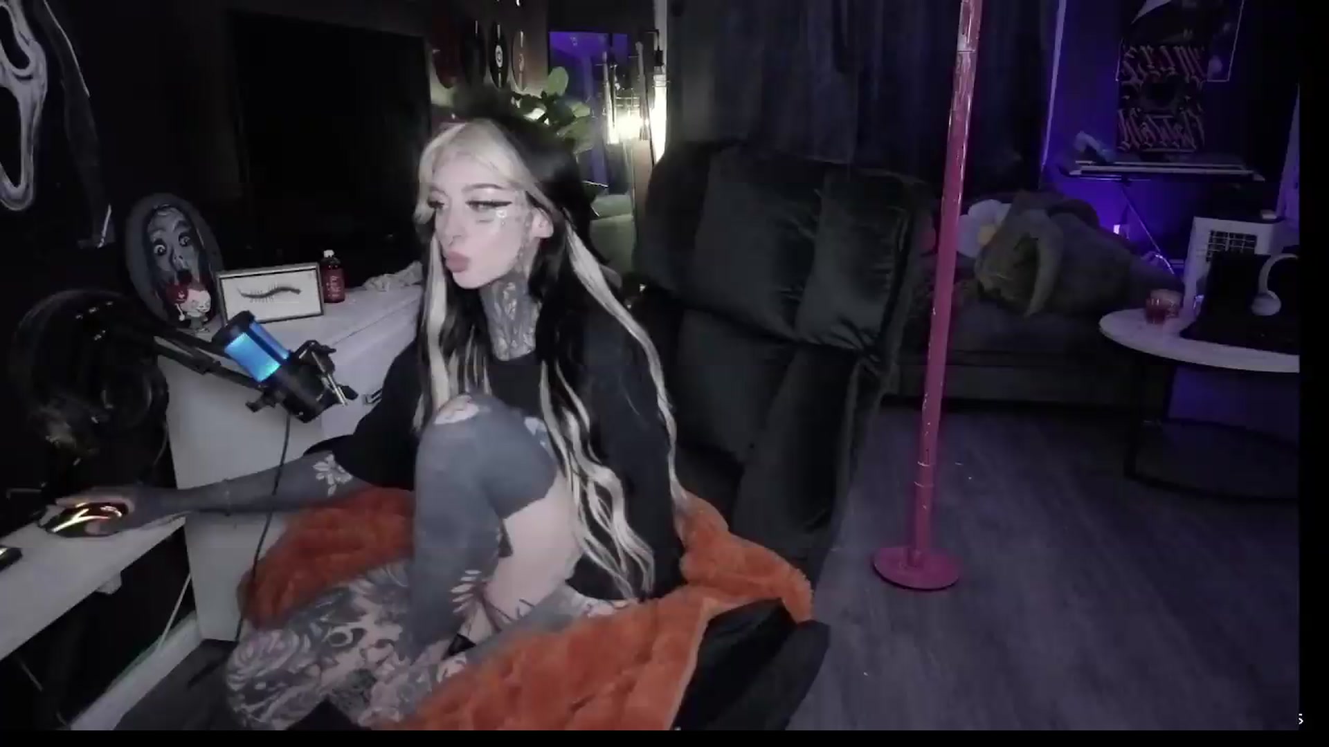 Gallery image thumbnail from Tattoobambi's myfreecams stream on, 06/03/2026, 04:39 image 9 of 20