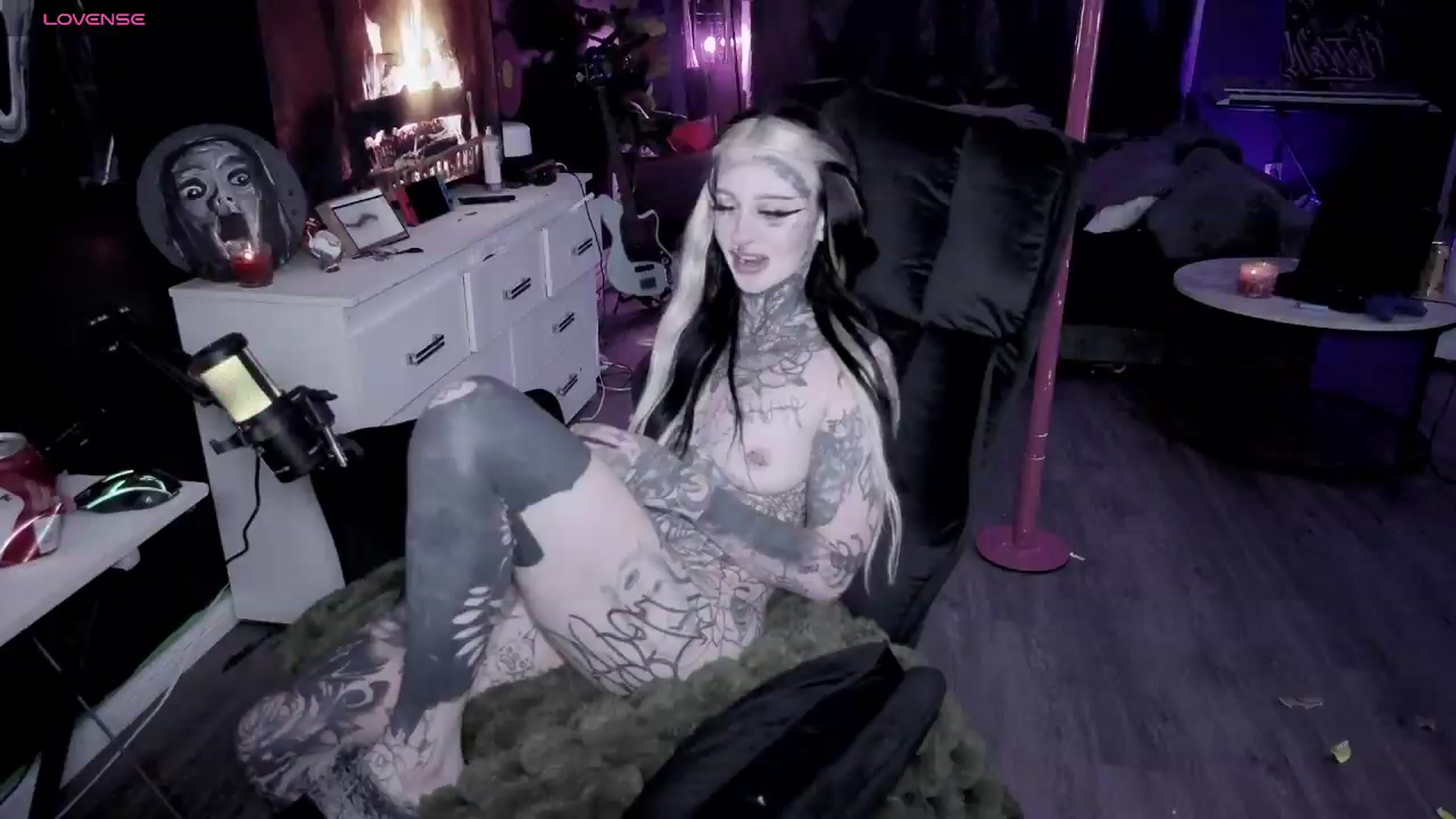 Gallery image thumbnail from Tattoobambi's myfreecams stream on, 06/05/2026, 05:53 image 17 of 20