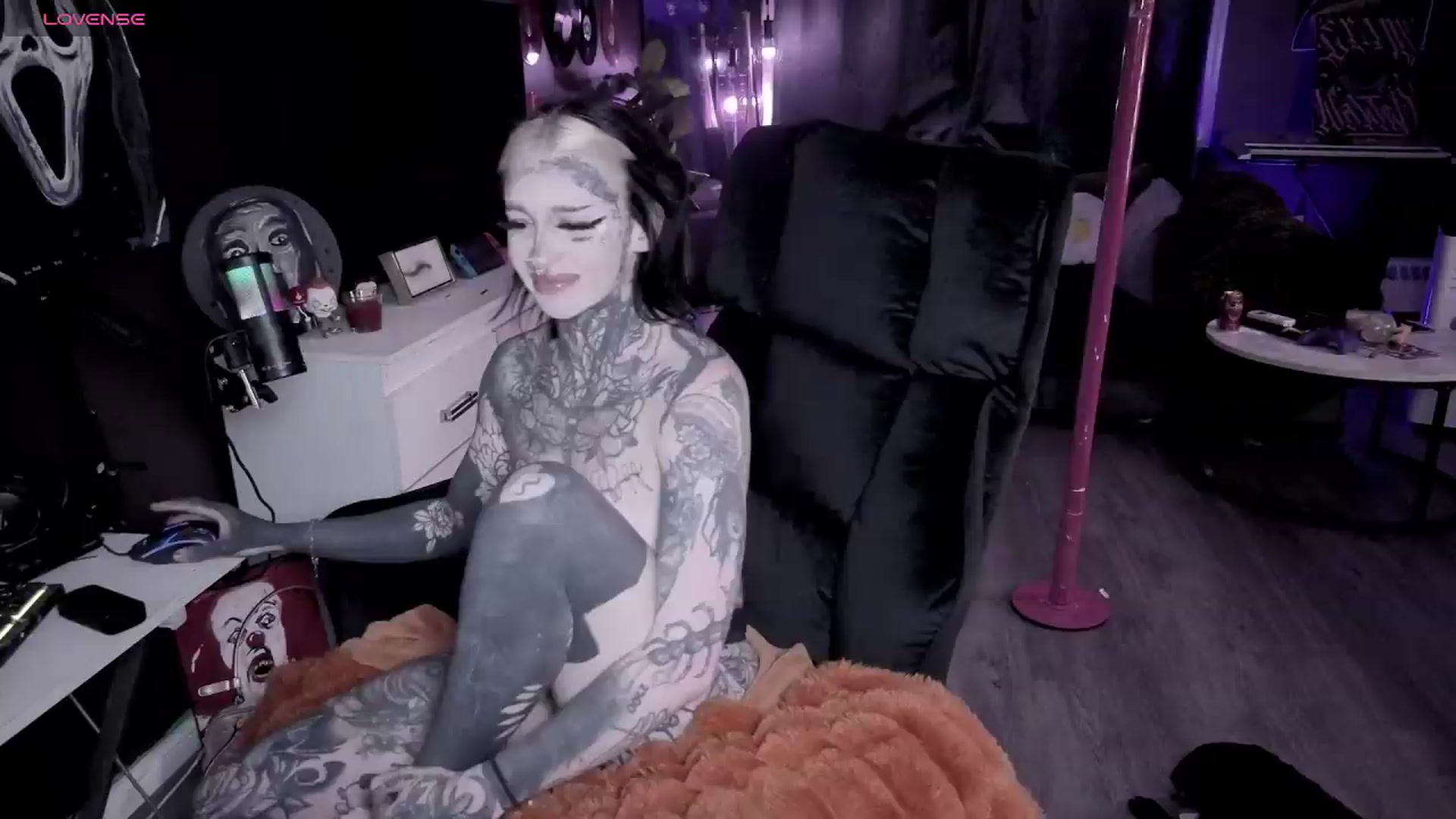 Gallery image thumbnail from Tattoobambi's myfreecams stream on, 06/08/2026, 04:26 image 9 of 20