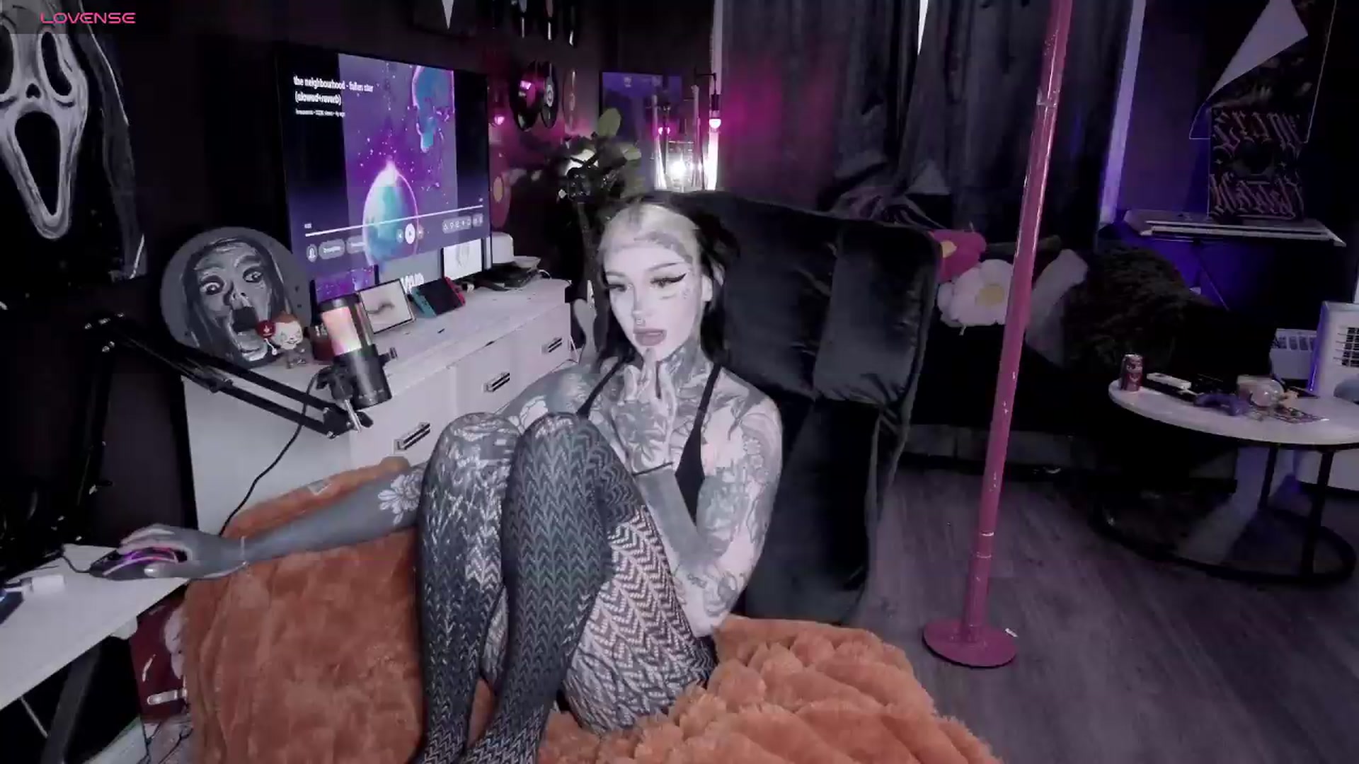 Gallery image thumbnail from Tattoobambi's myfreecams stream on, 06/08/2026, 04:26 image 2 of 20