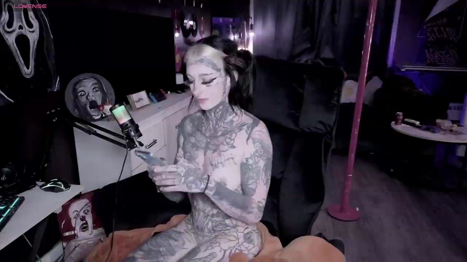 Gallery image thumbnail from Tattoobambi's myfreecams stream on, 06/08/2026, 04:26 image 18 of 20