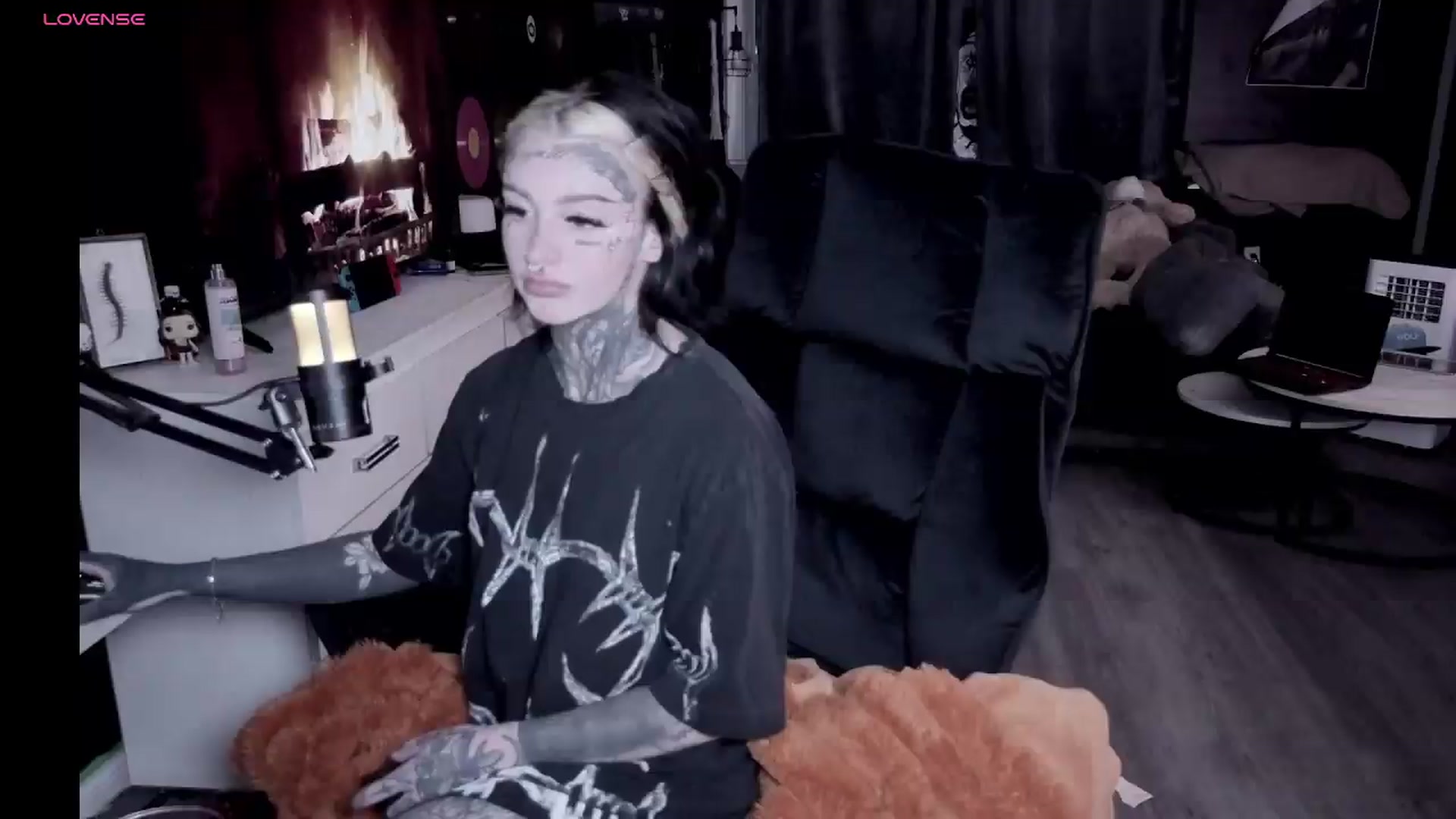 Gallery image thumbnail from Tattoobambi's myfreecams stream on, 06/14/2026, 04:16 image 15 of 20