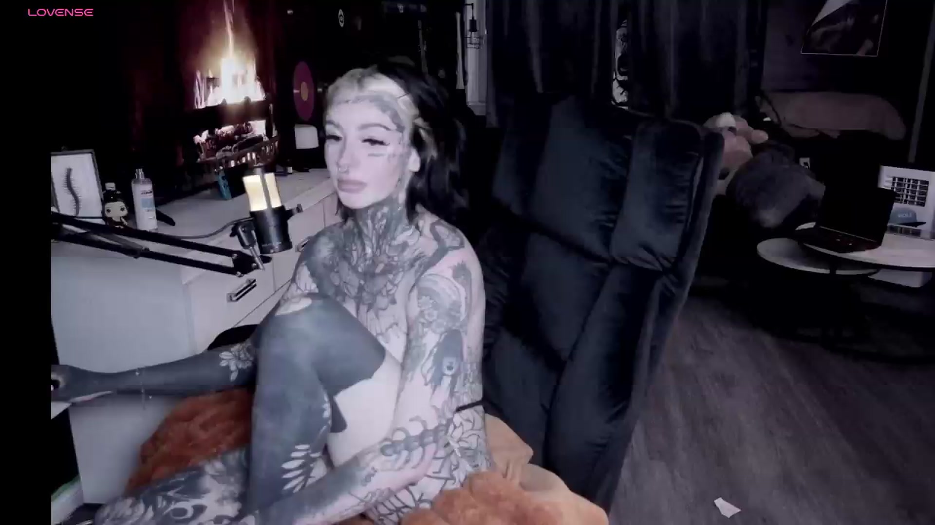 Gallery image thumbnail from Tattoobambi's myfreecams stream on, 06/14/2026, 04:16 image 13 of 20