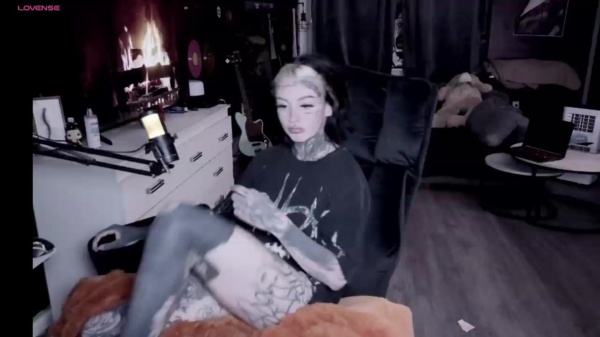 Gallery image thumbnail from Tattoobambi's myfreecams stream on, 06/14/2026, 04:16 image 14 of 20