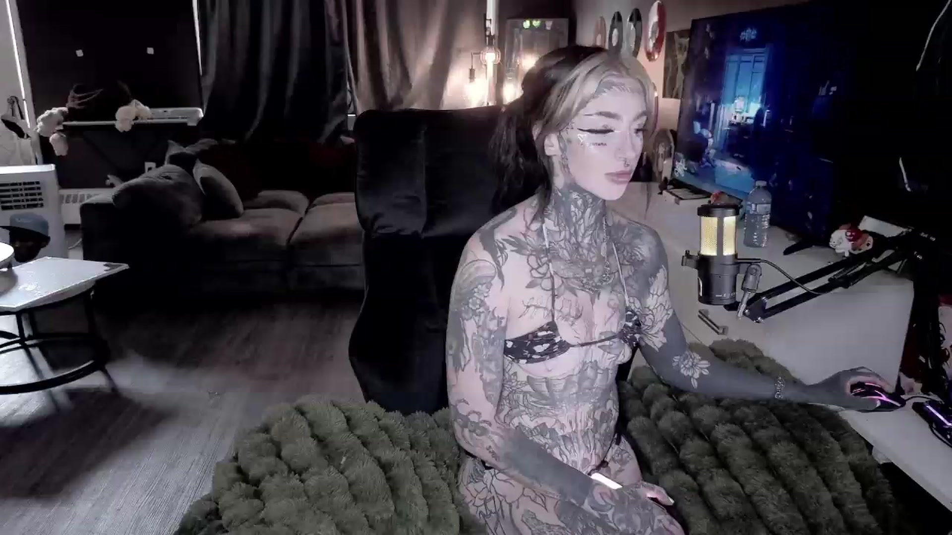 Gallery image thumbnail from Tattoobambi's myfreecams stream on, 07/03/2026, 18:56 image 13 of 20
