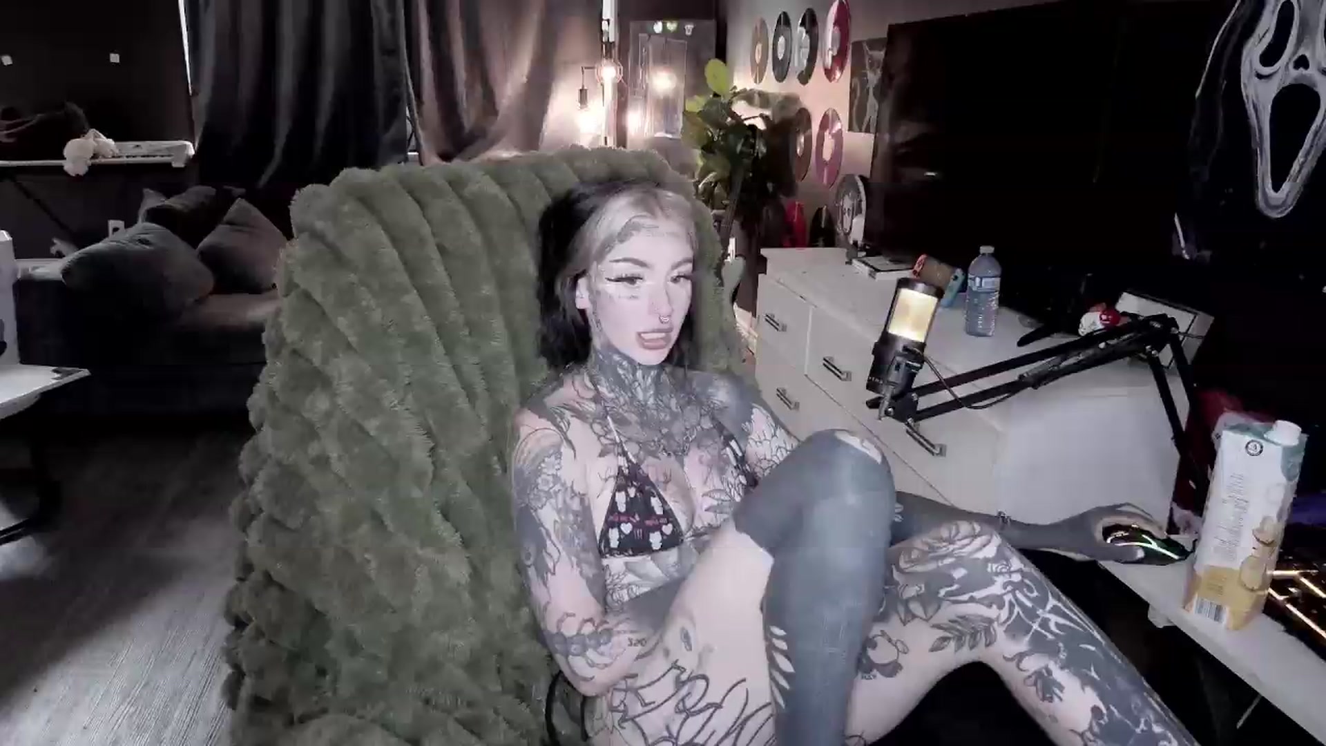 Gallery image thumbnail from Tattoobambi's myfreecams stream on, 07/03/2026, 21:27 image 8 of 20