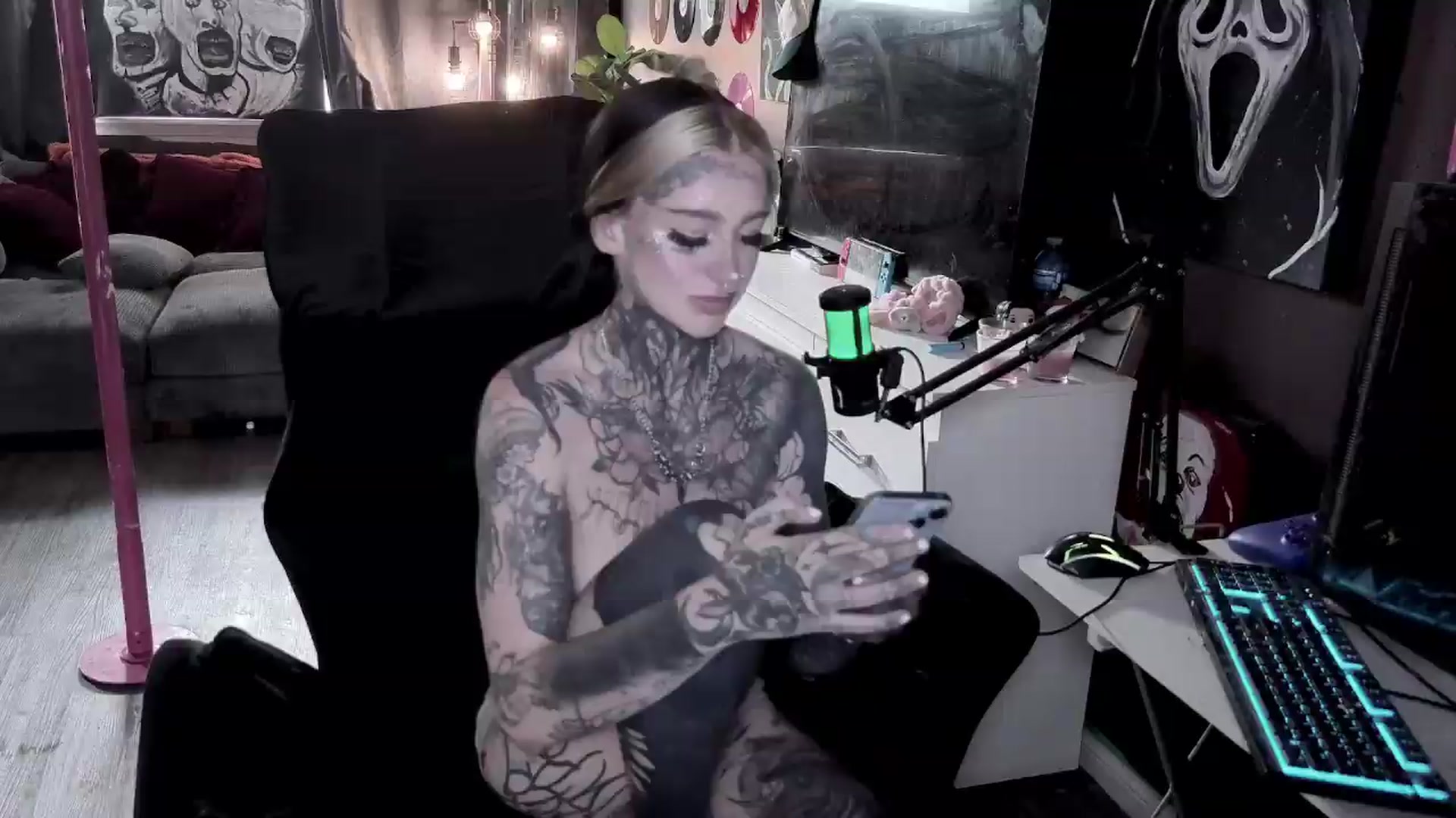 Gallery image thumbnail from Tattoobambi's myfreecams stream on, 07/09/2026, 23:27 image 3 of 20