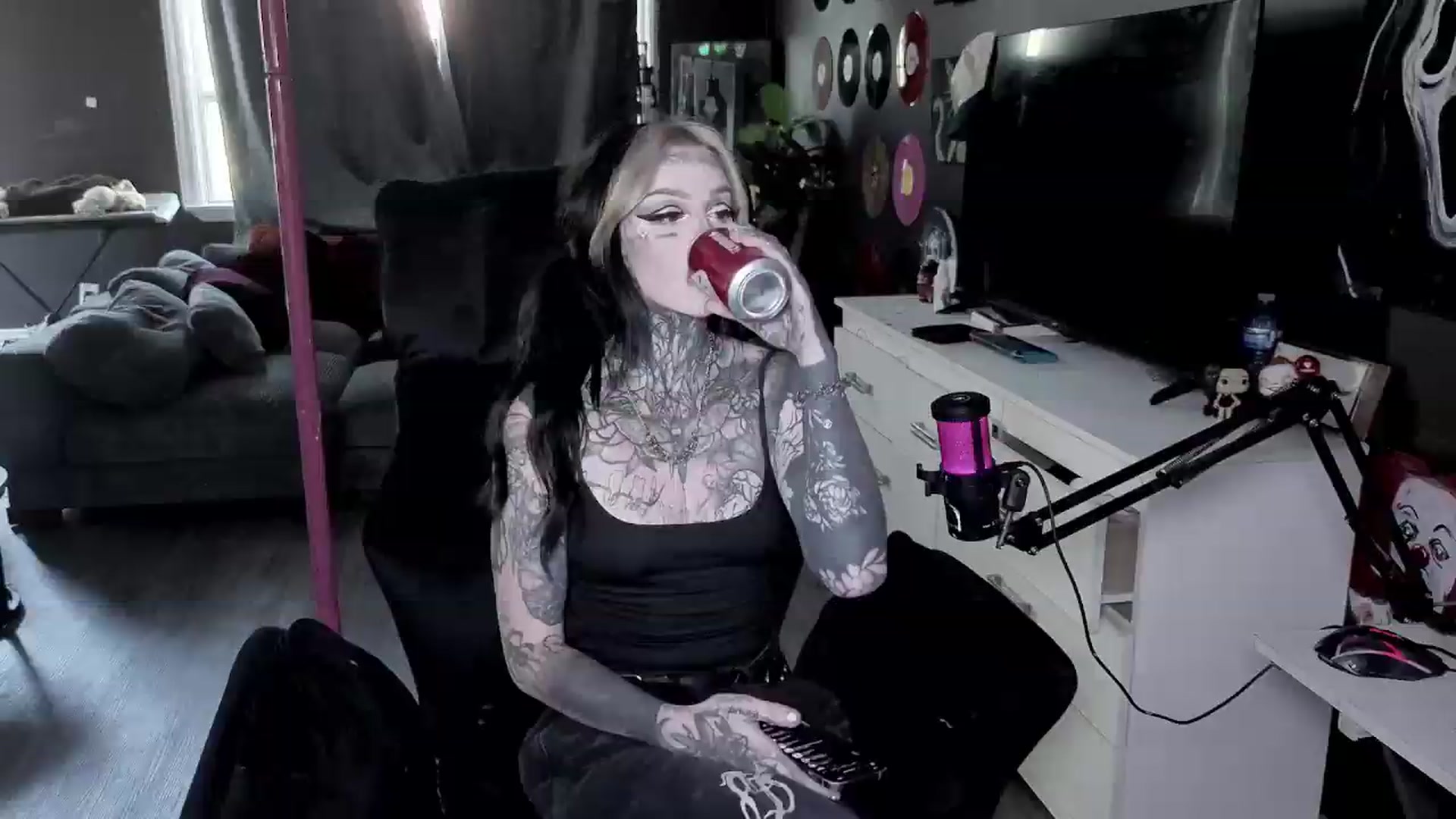 Gallery image thumbnail from Tattoobambi's myfreecams stream on, 07/11/2026, 21:18 image 14 of 20