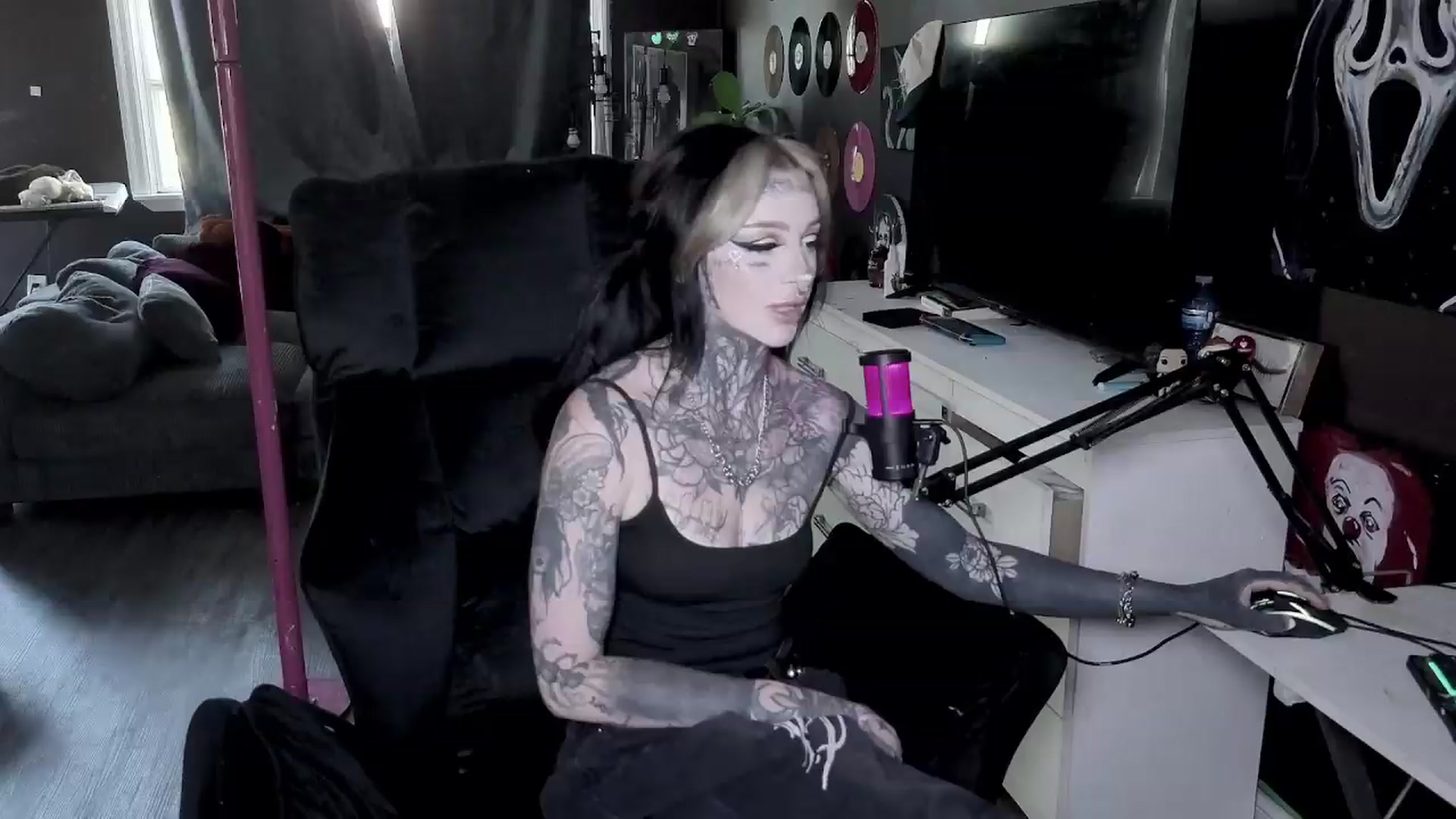 Gallery image thumbnail from Tattoobambi's myfreecams stream on, 07/11/2026, 21:18 image 2 of 20