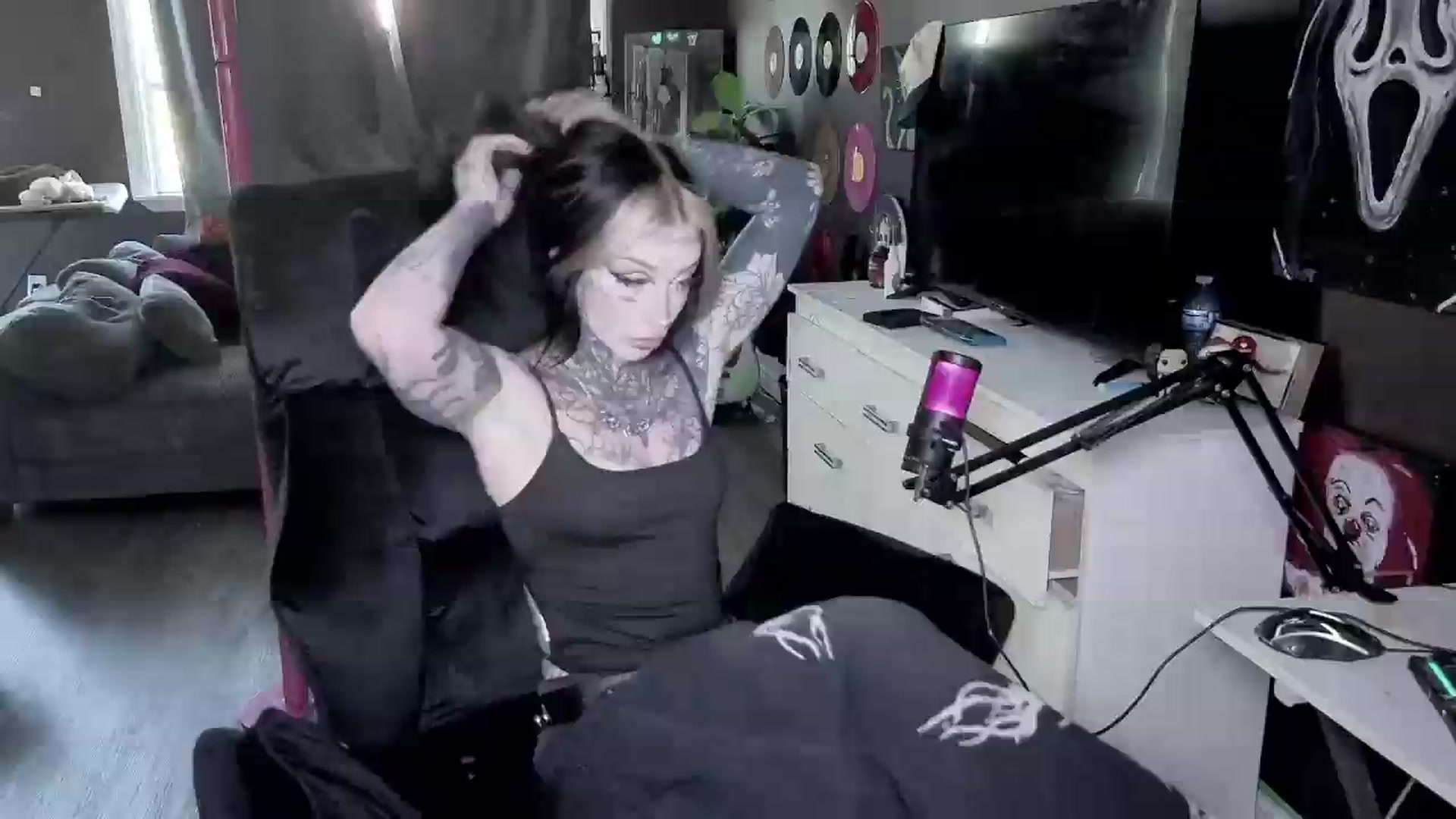 Gallery image thumbnail from Tattoobambi's myfreecams stream on, 07/11/2026, 21:18 image 5 of 20
