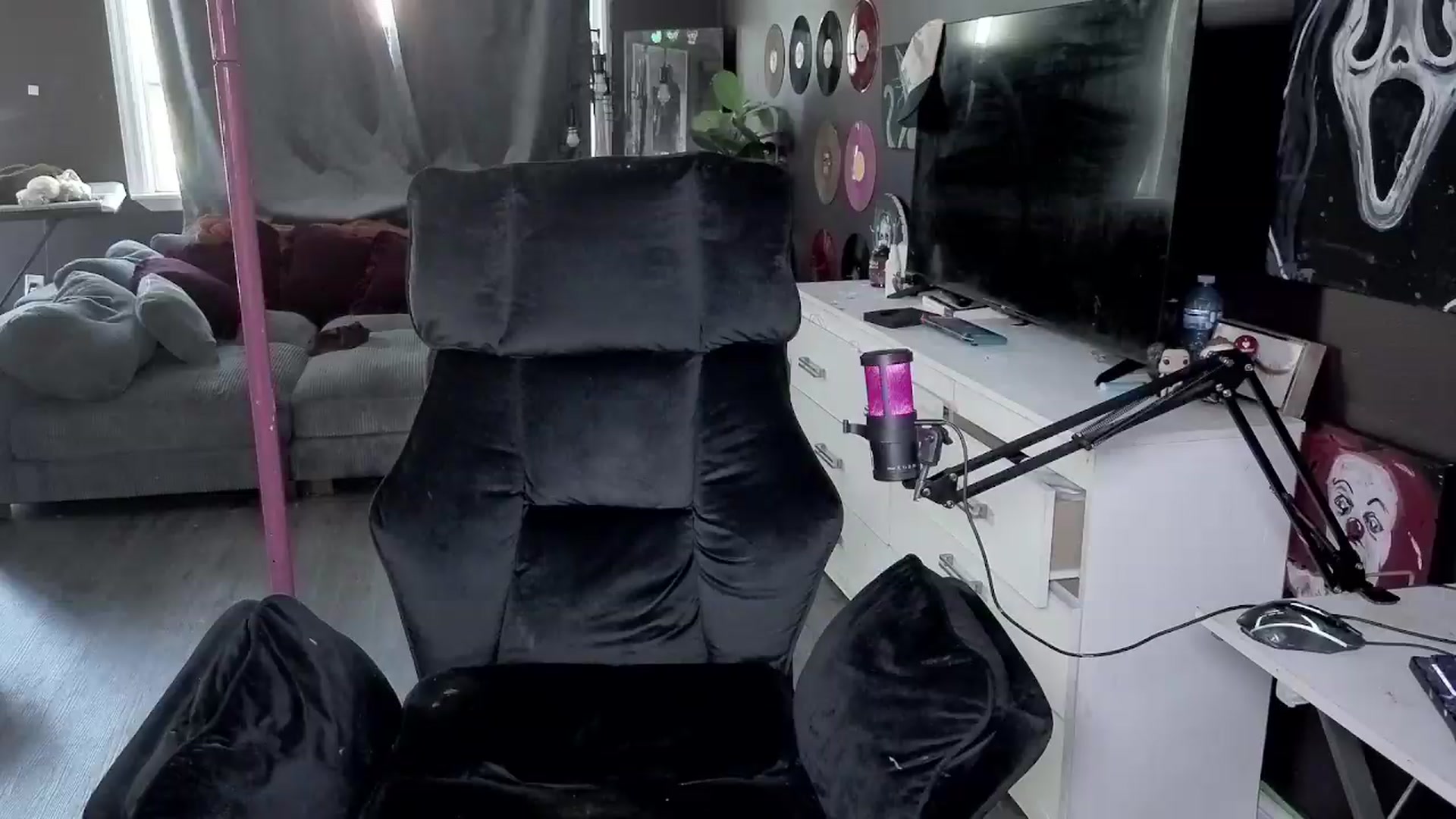 Gallery image thumbnail from Tattoobambi's myfreecams stream on, 07/11/2026, 21:18 image 3 of 20